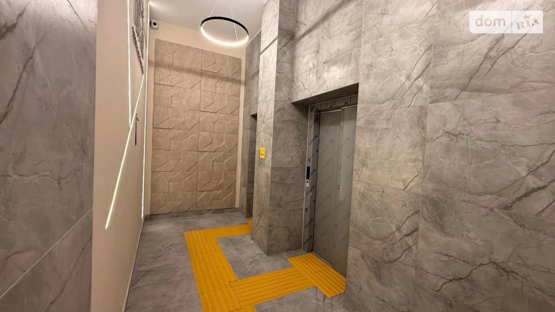 Продается офис 38 кв. м в бизнес-центре, цена: 62700 $ - фото 2