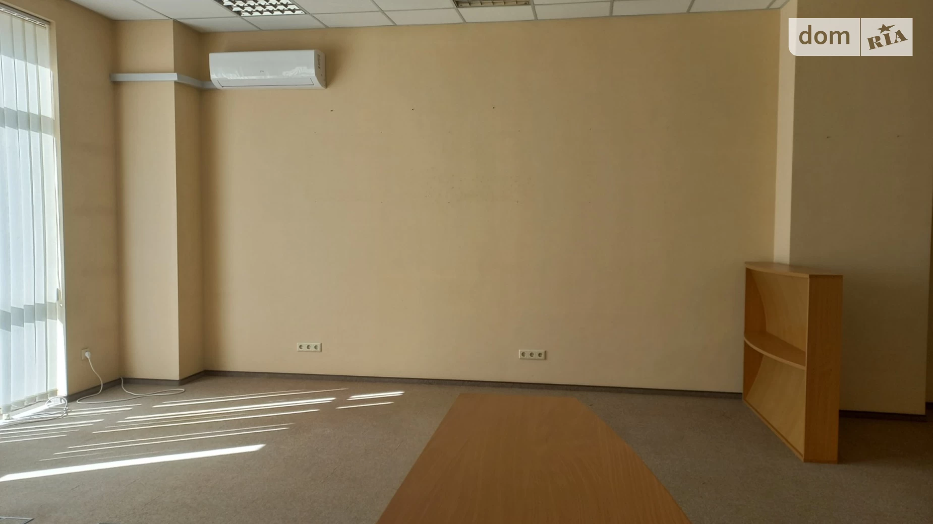 Сдается в аренду офис 48 кв. м в бизнес-центре, цена: 480 $ - фото 3