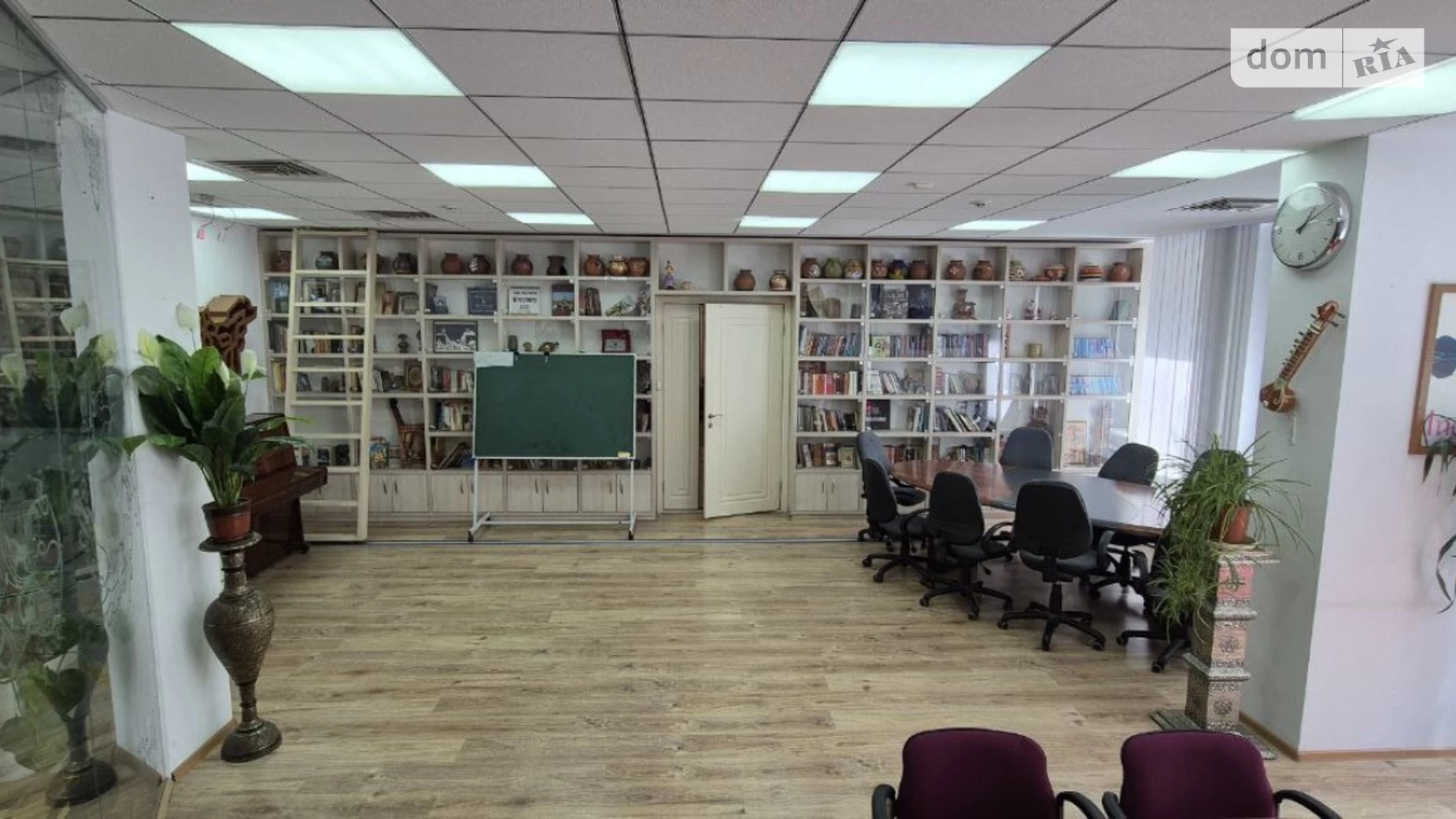 Сдается в аренду офис 197 кв. м в бизнес-центре, цена: 2200 $ - фото 5