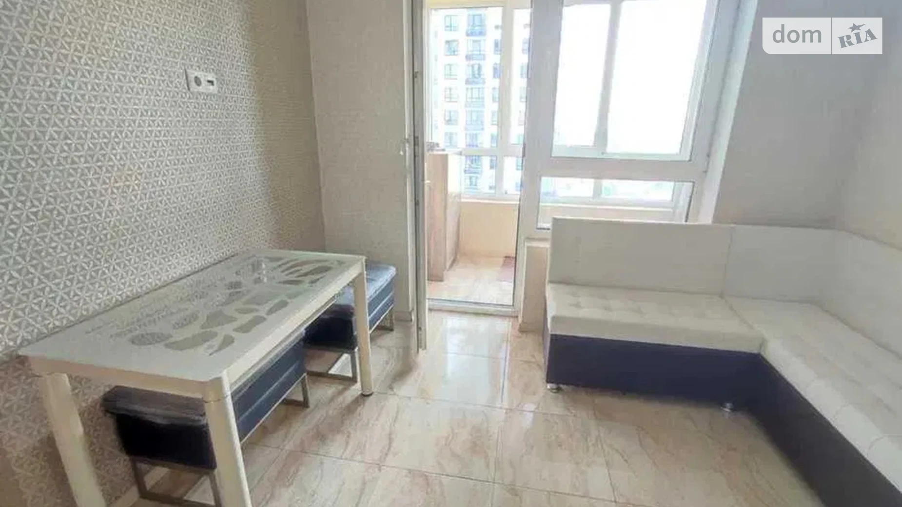 Продається 1-кімнатна квартира 47 кв. м у Києві, вул. Зарічна, 1Б - фото 3