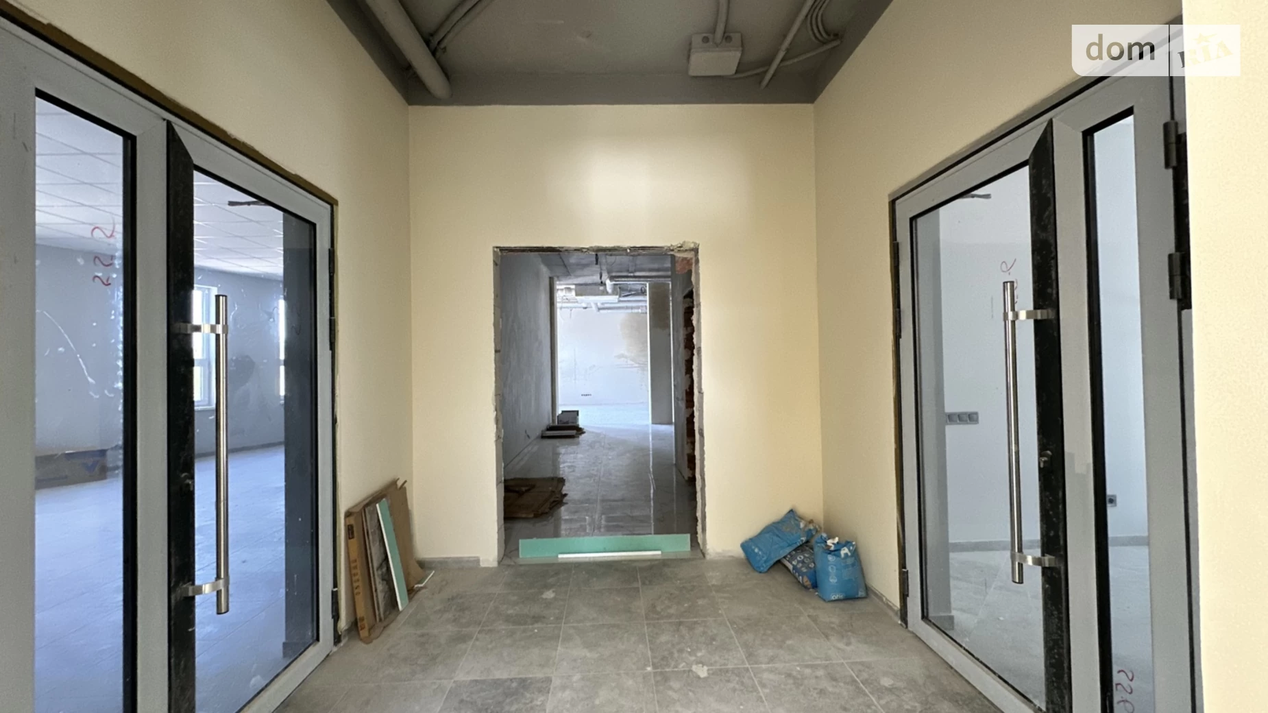 Сдается в аренду офис 86 кв. м в бизнес-центре, цена: 1118 $ - фото 2