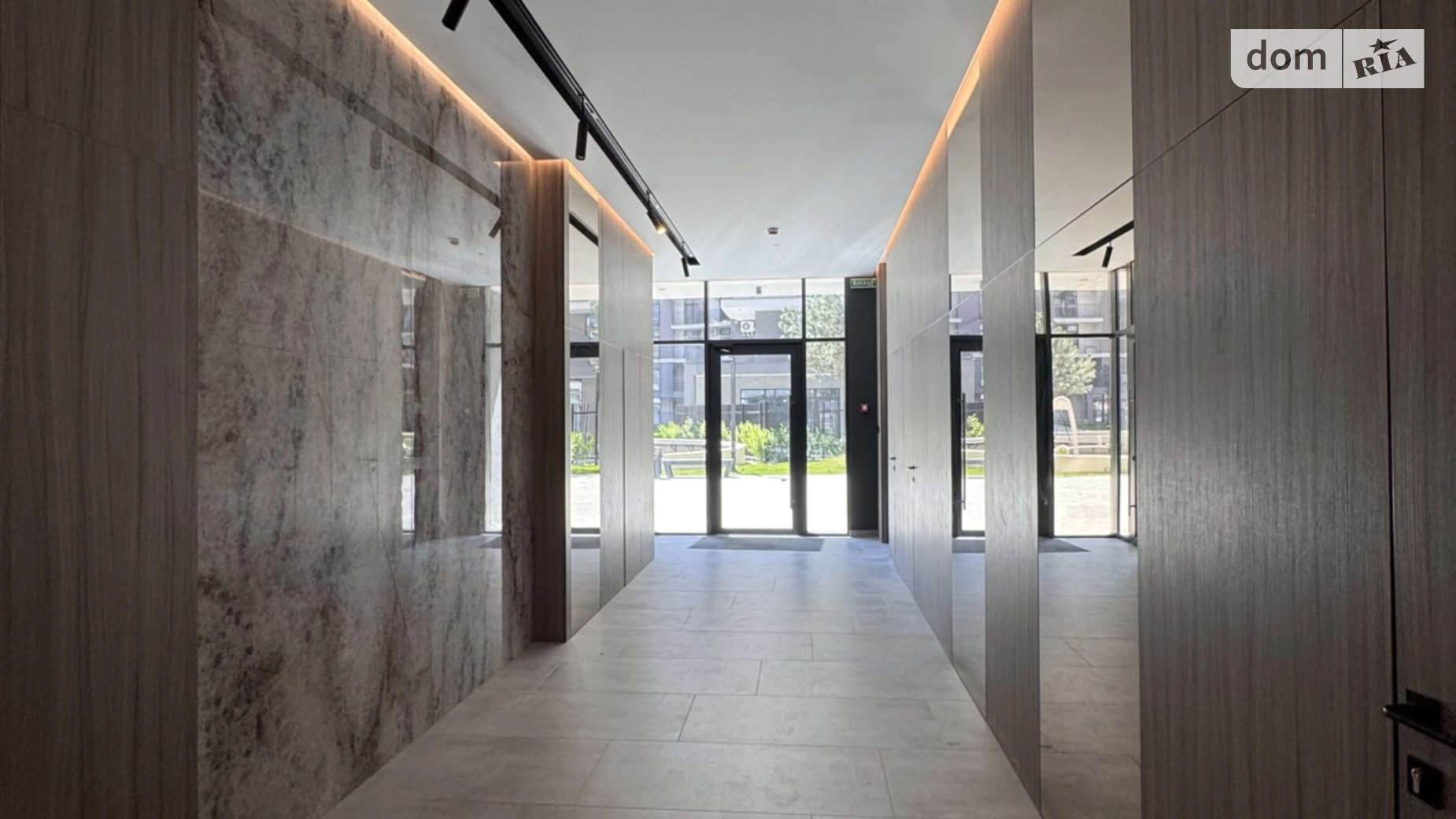 Продается 2-комнатная квартира 100 кв. м в Ужгороде, ул. Николая Бобяка, 1Б - фото 4