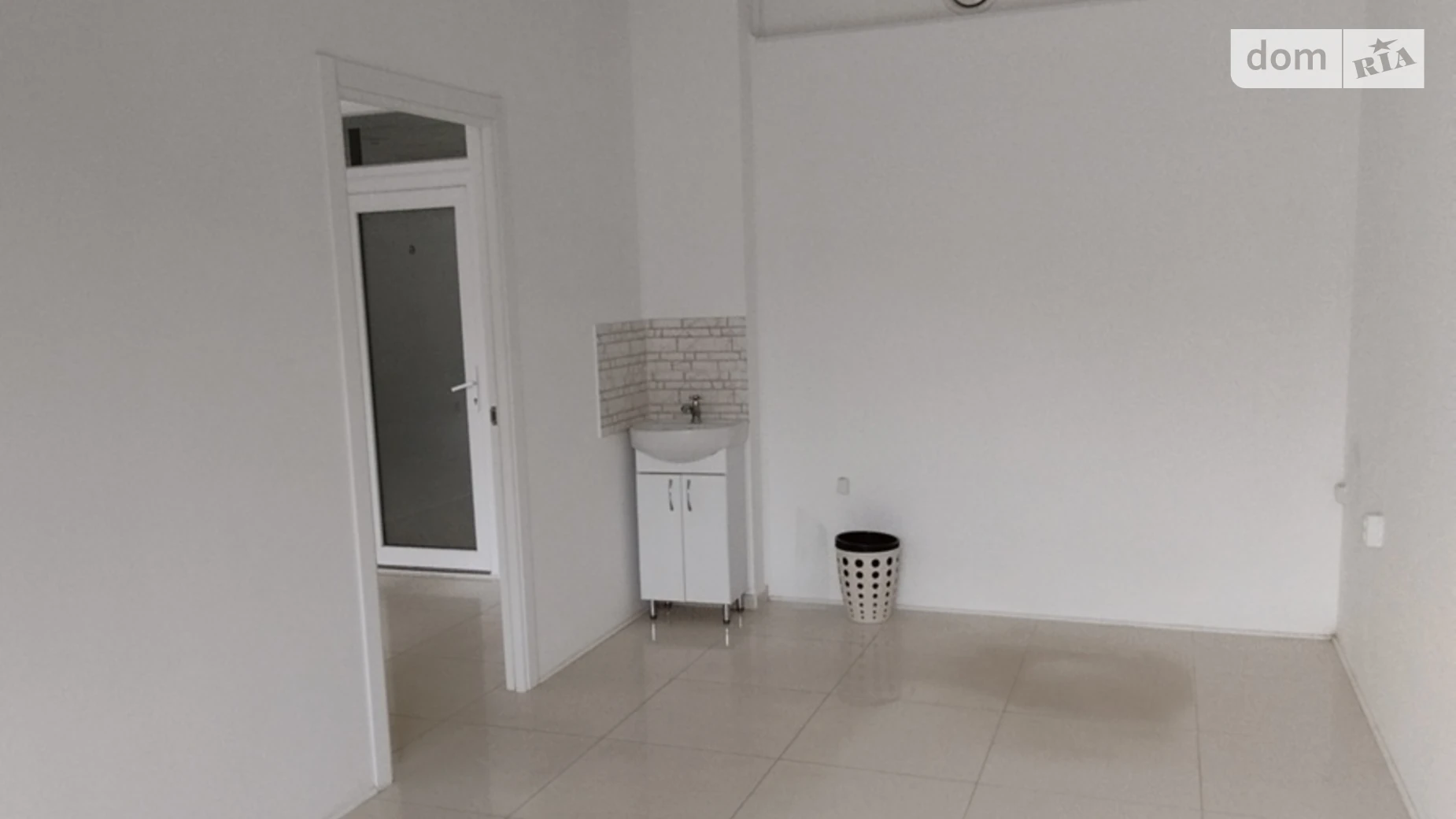 Сдается в аренду офис 16 кв. м в бизнес-центре, цена: 4800 грн - фото 2