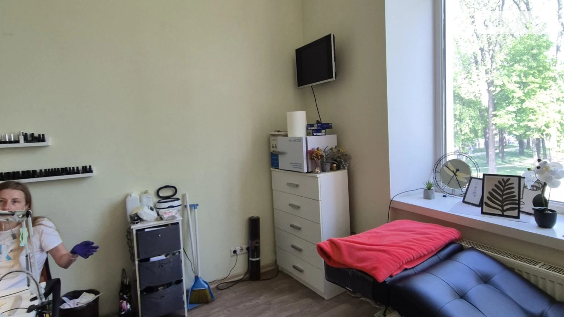 Сдается в аренду офис 21 кв. м в бизнес-центре, цена: 5880 грн - фото 2