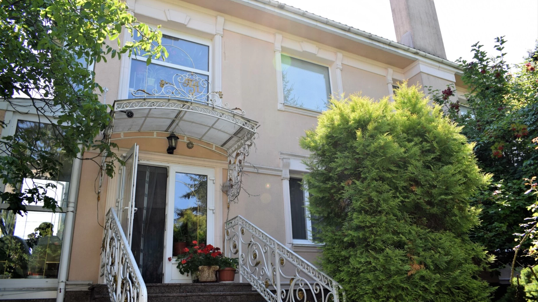 Продается дом на 2 этажа 340 кв. м с гаражом, цена: 179900 $ - фото 3