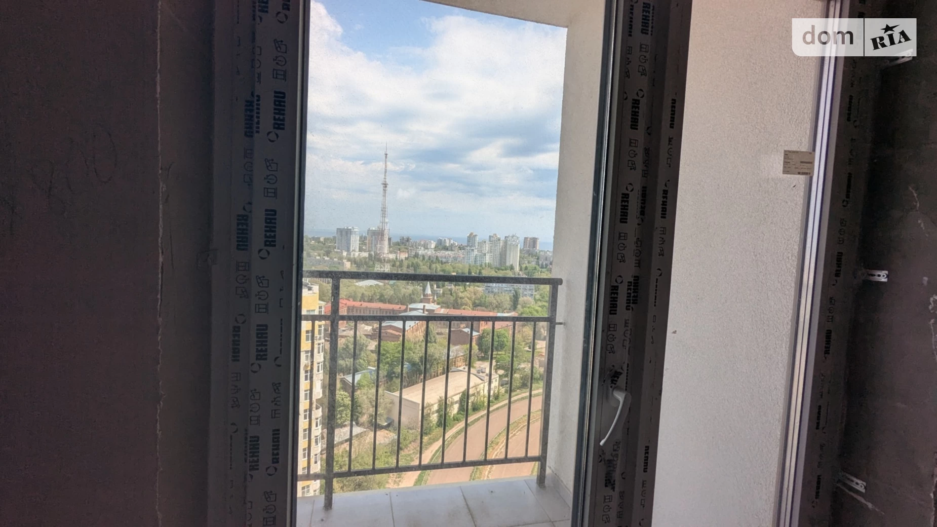 Продається 2-кімнатна квартира 64.4 кв. м у Одесі, вул. Краснова, 3 корпус 60 - фото 3