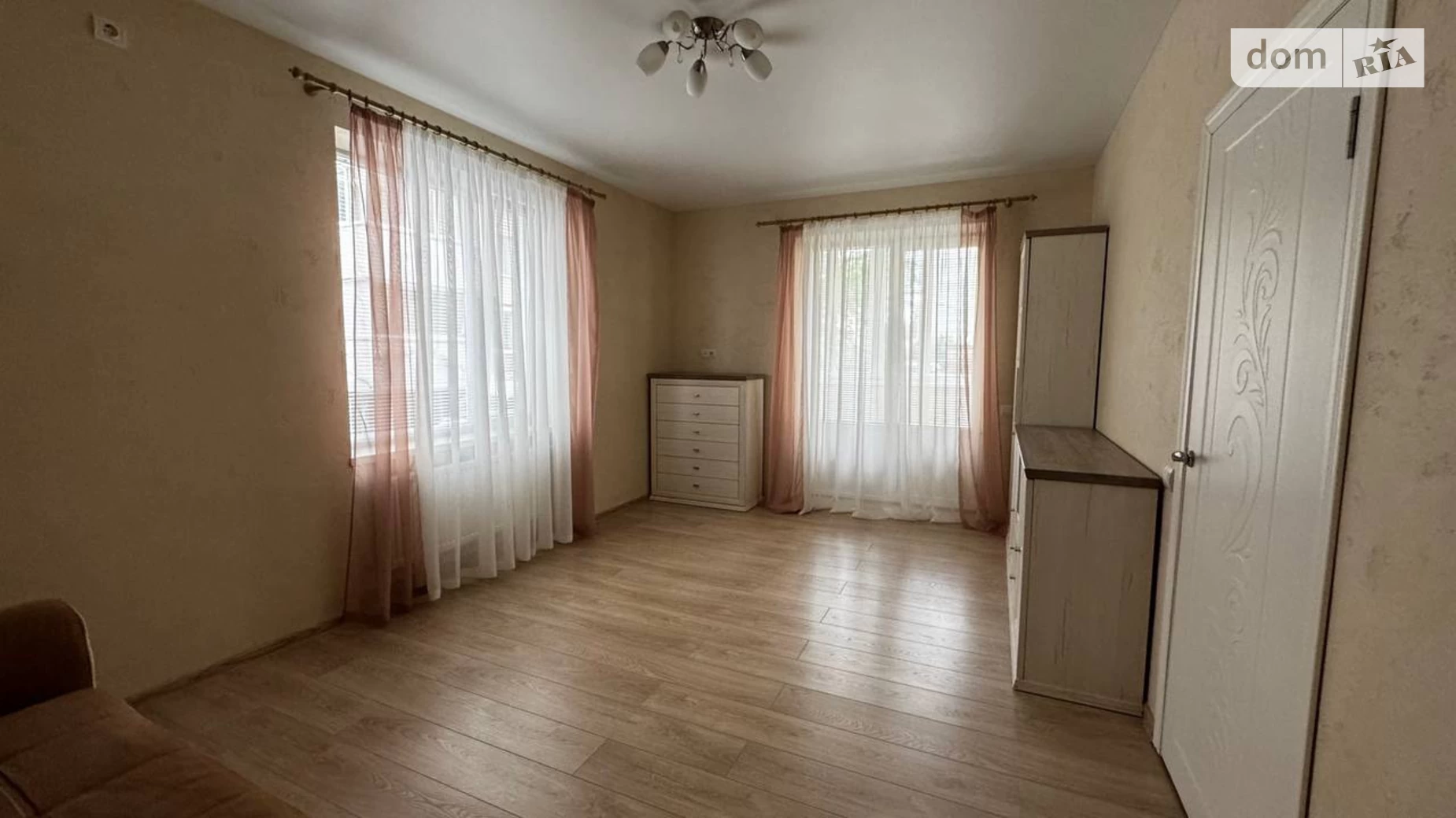 Продается 2-комнатная квартира 63.1 кв. м в Ирпене, ул. Лесная, 42-44 - фото 2