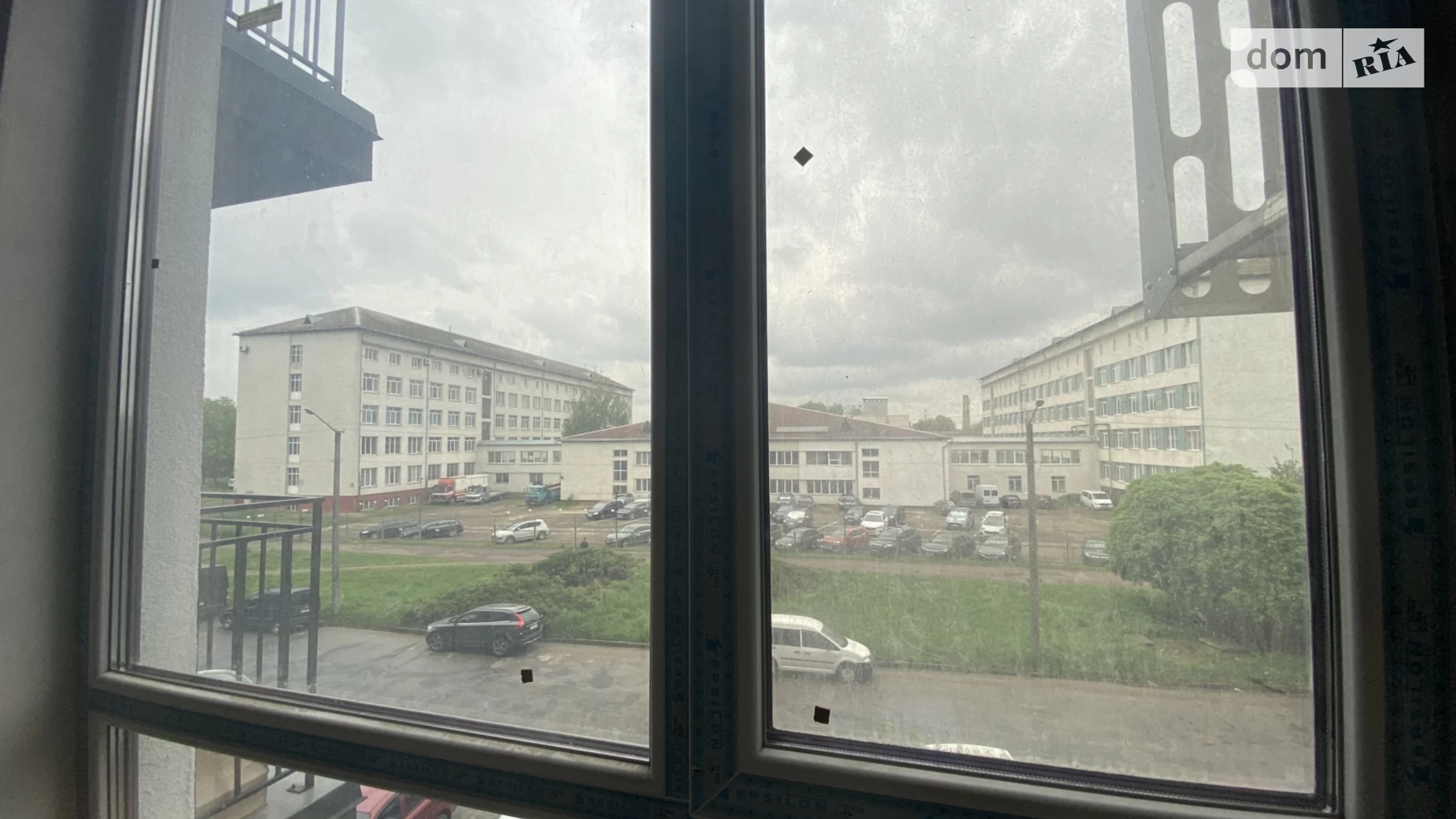 Продается 1-комнатная квартира 37 кв. м в Ивано-Франковске, ул. Карпатская, 40 - фото 2