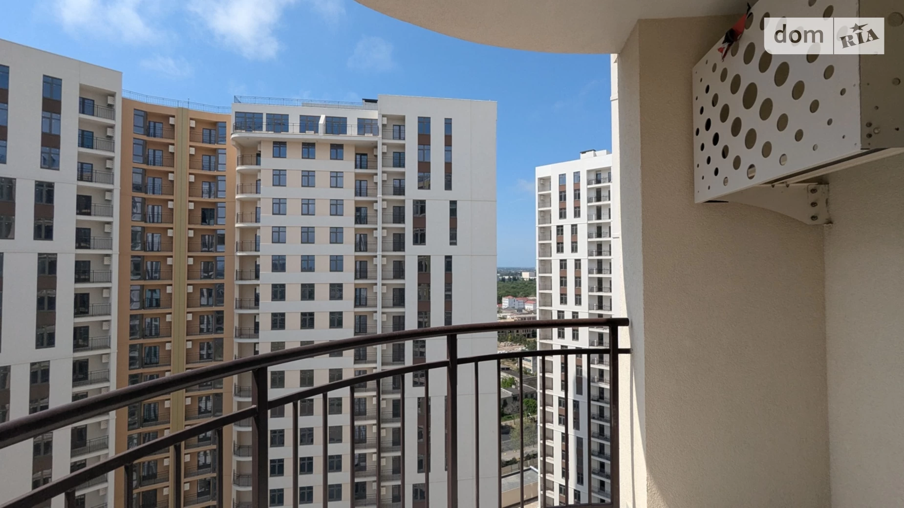 Продается 1-комнатная квартира 40.5 кв. м в Одессе, ул. Краснова, 3 корпус 66 - фото 2