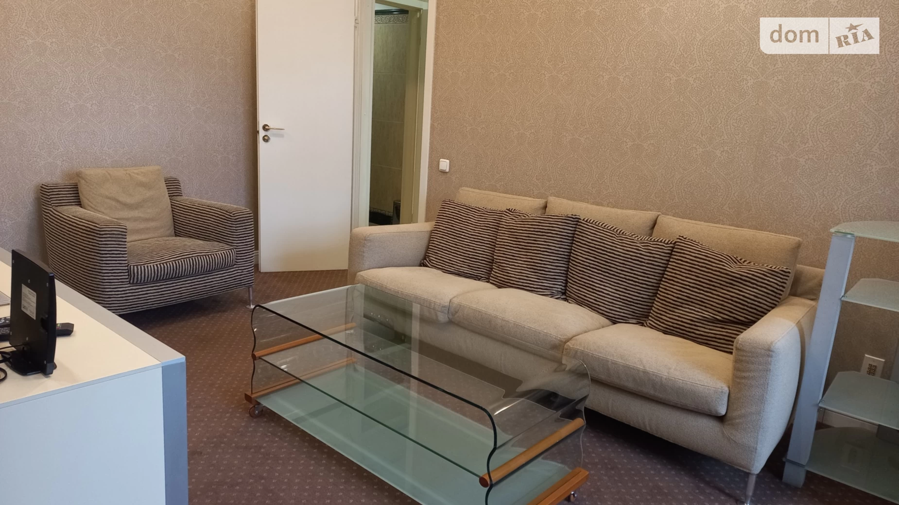 Сдается в аренду офис 302 кв. м в бизнес-центре, цена: 4530 $ - фото 3