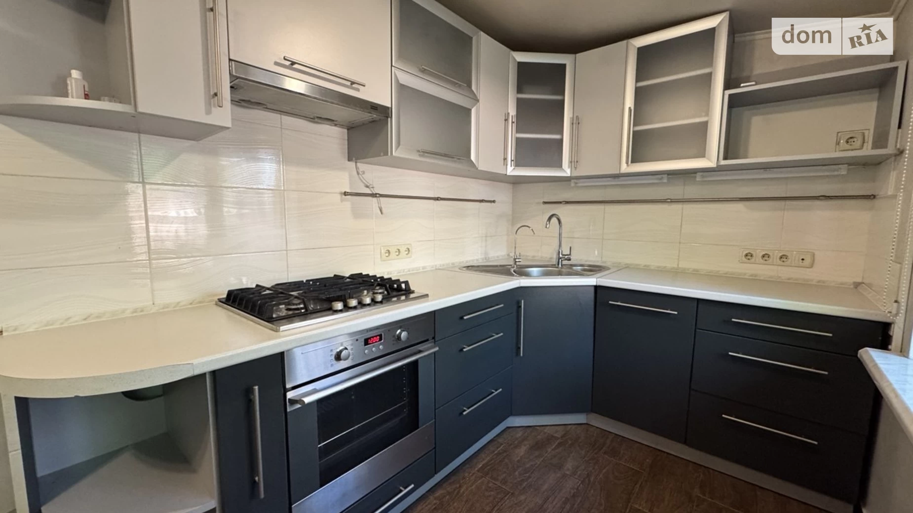 Продается дом на 2 этажа 126 кв. м с мансардой, цена: 130000 $ - фото 2