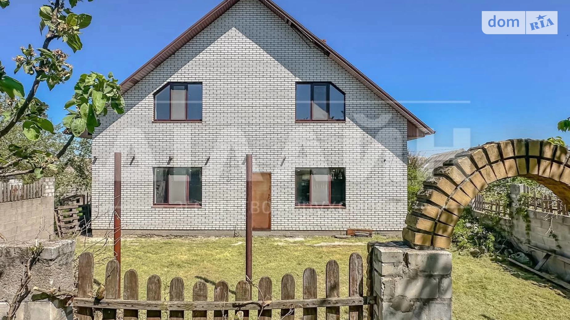 Продается дом на 2 этажа 237.3 кв. м с садом, цена: 85000 $ - фото 2