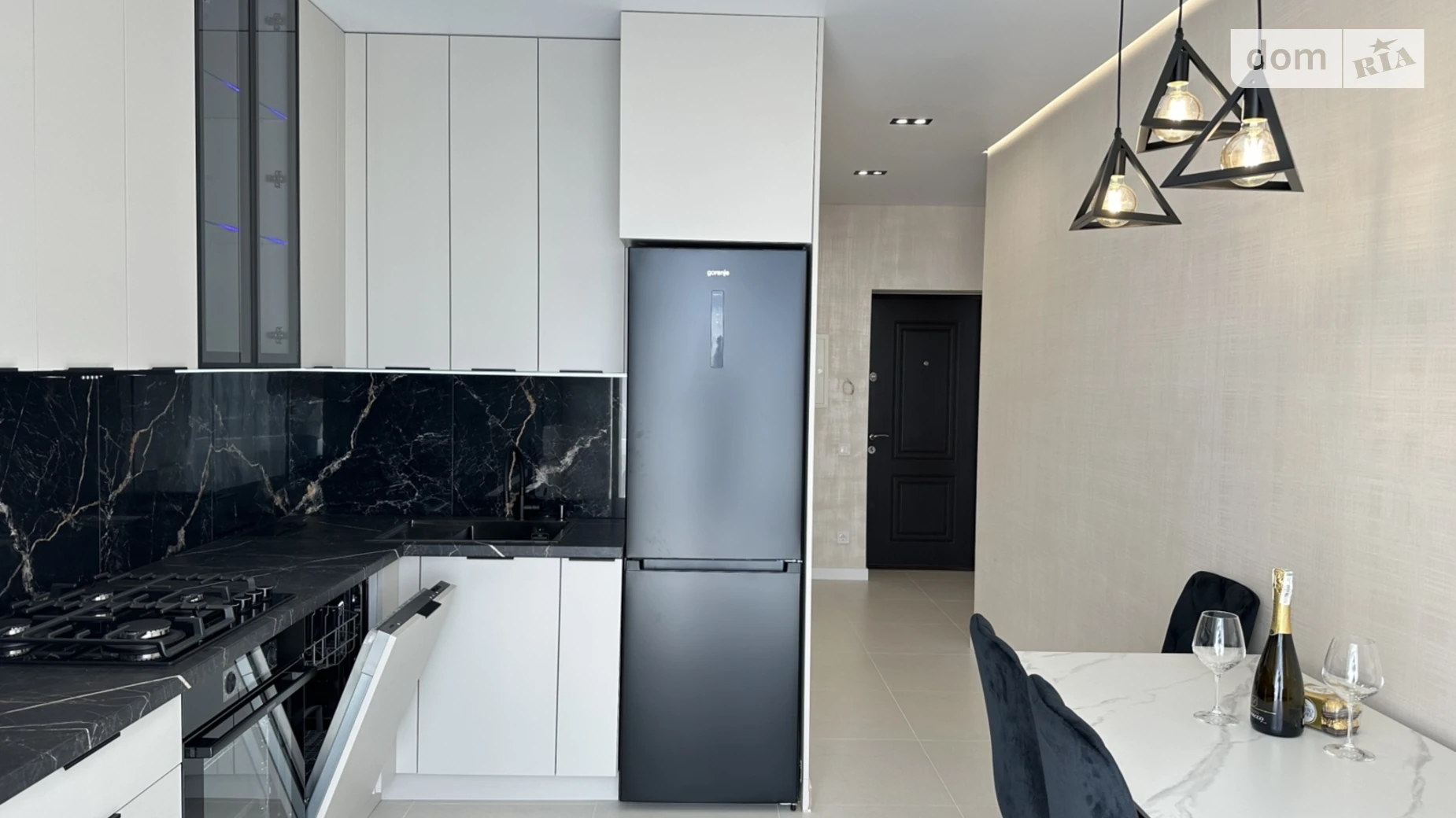 Продается 2-комнатная квартира 59.7 кв. м в Ивано-Франковске, ул. Длинная, 20В - фото 2