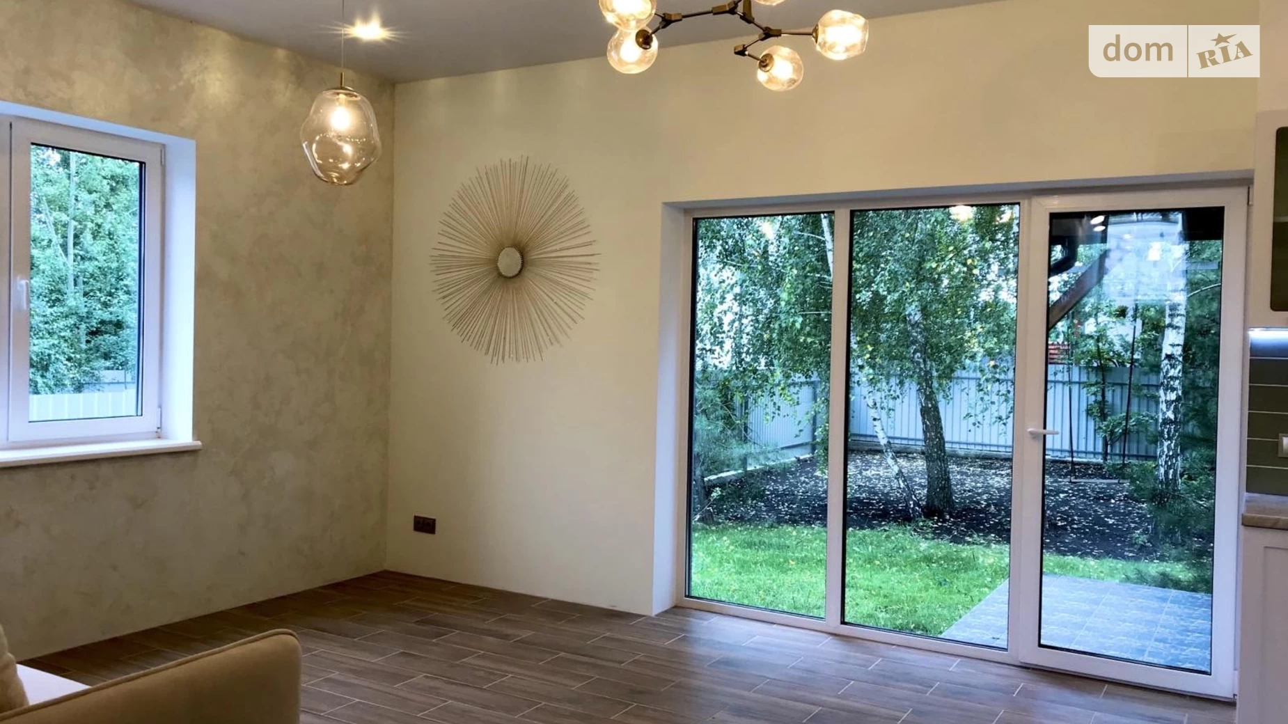 Продается дом на 2 этажа 110 кв. м с бассейном, цена: 120000 $ - фото 2