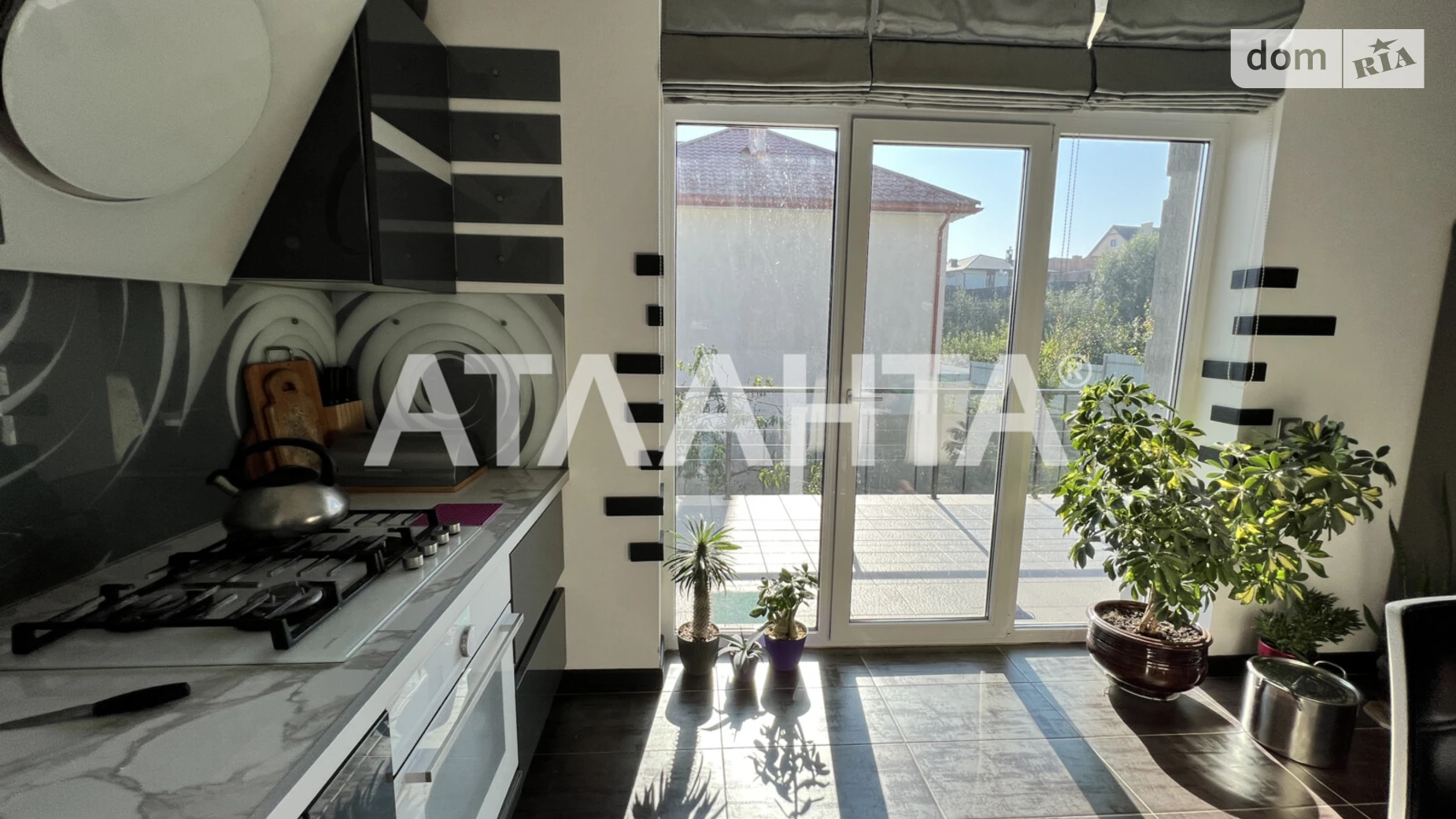 Продается дом на 2 этажа 200 кв. м с камином, цена: 195000 $ - фото 4