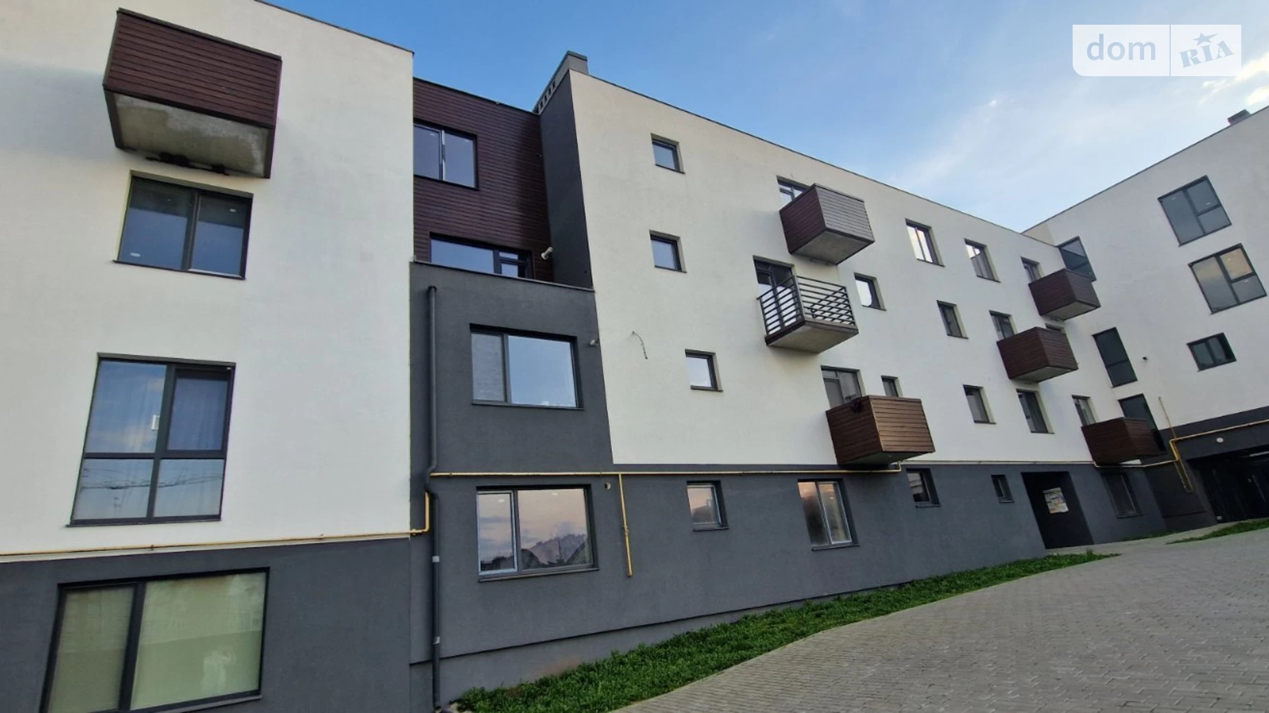 Продается 2-комнатная квартира 72.1 кв. м в Петрикове, ул. Шептицкого, 121Б - фото 2