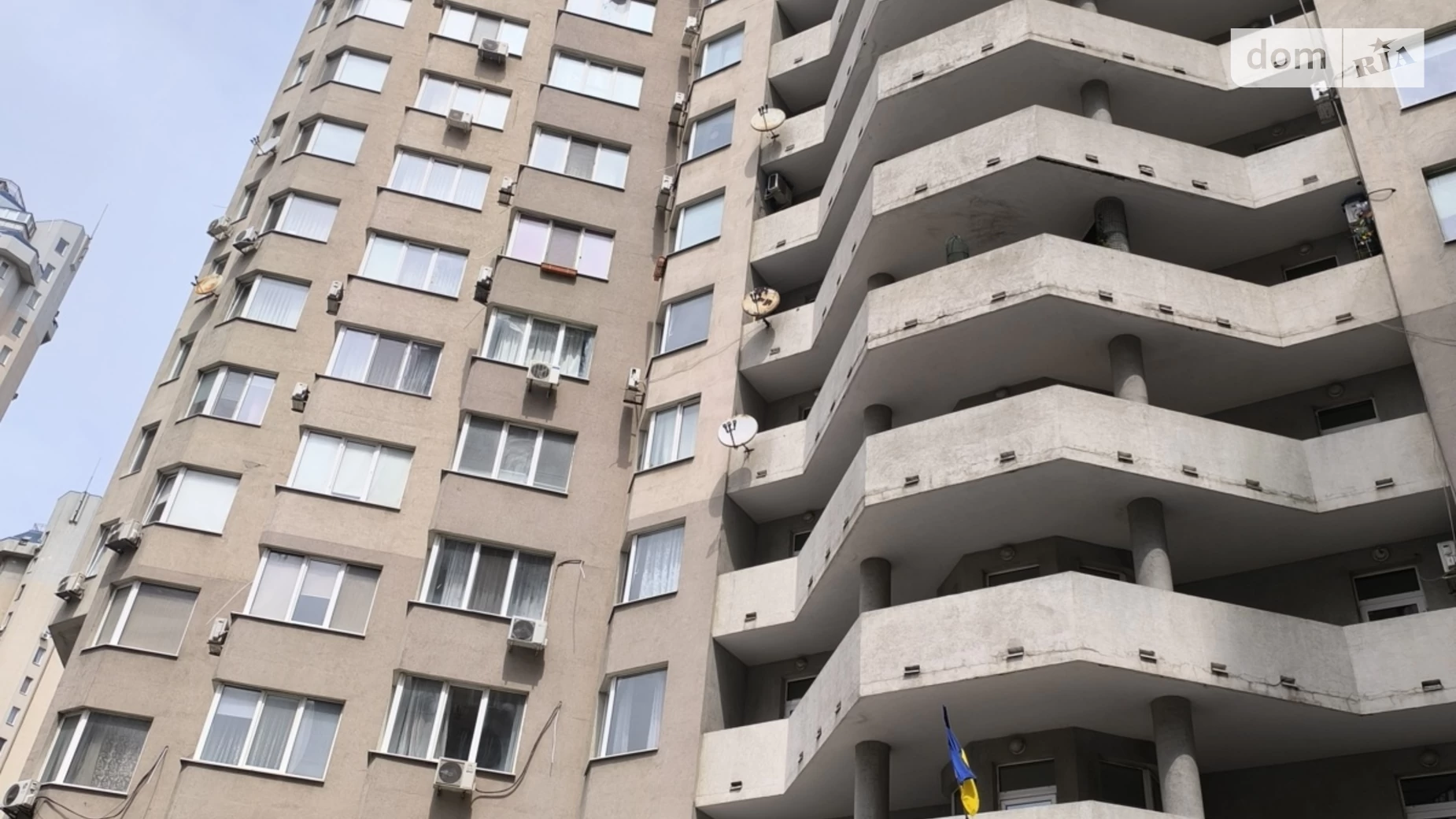 Продається 2-кімнатна квартира 74 кв. м у Одесі, вул. Середньофонтанська, 19В - фото 2