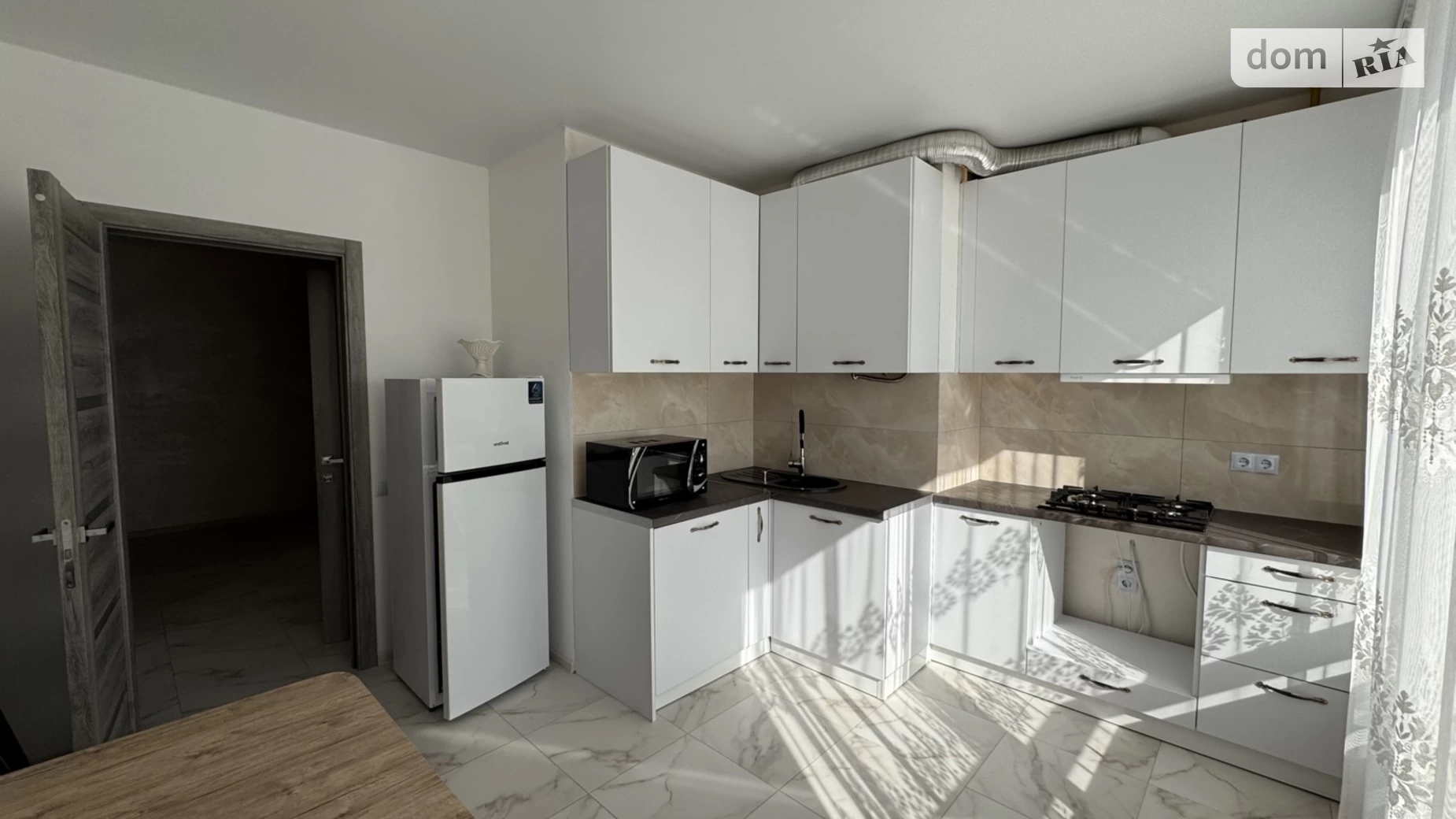 Продается 2-комнатная квартира 71 кв. м в Черновцах - фото 2