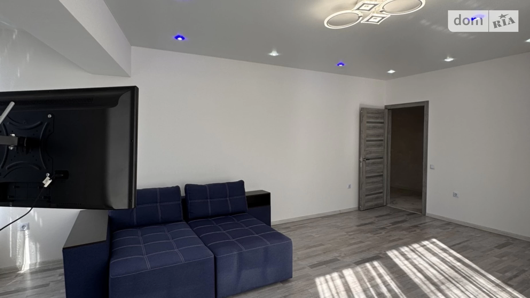 Продается 2-комнатная квартира 71 кв. м в Черновцах, ул. Каспрука Павла, 1 - фото 5