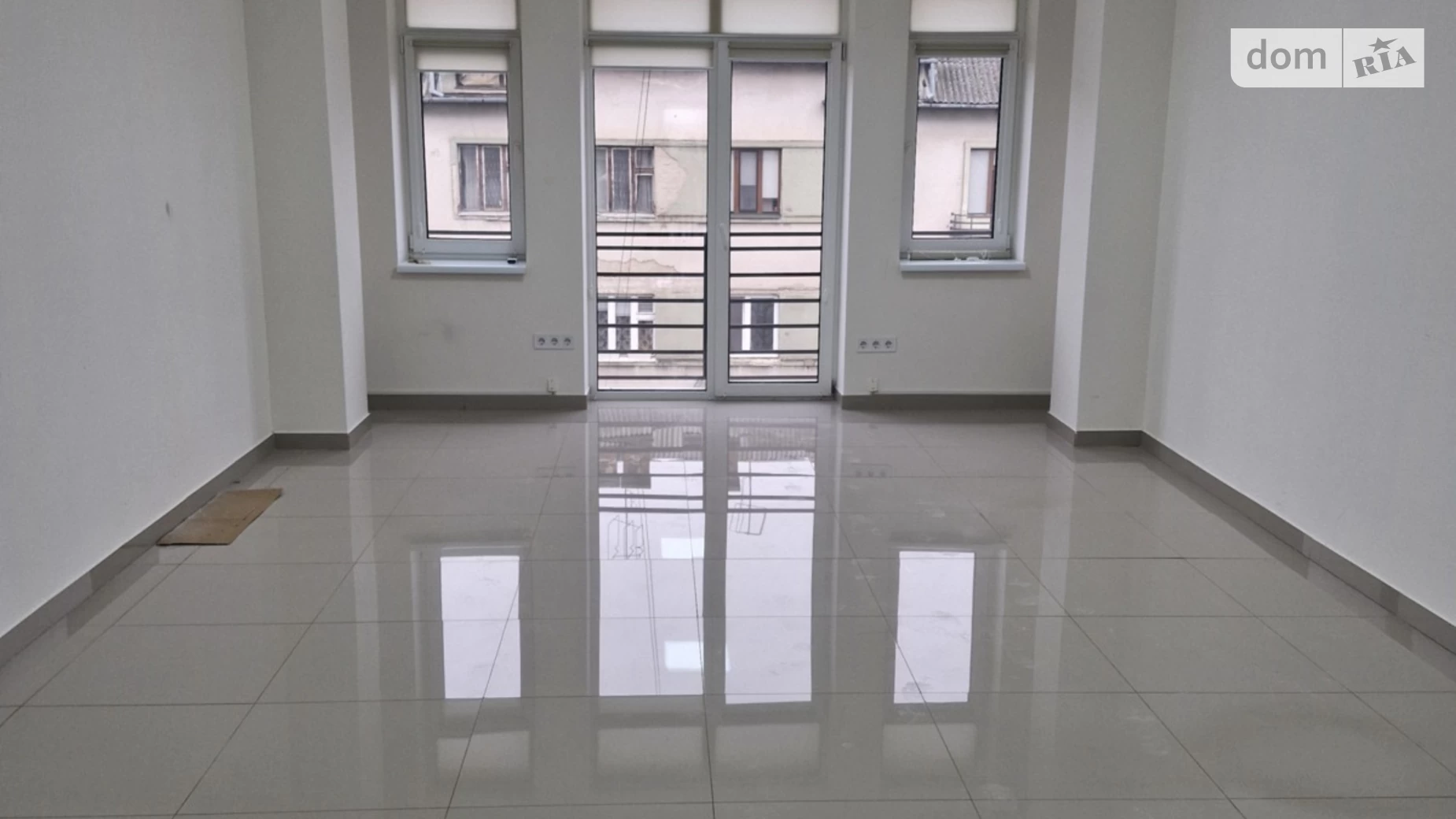 Сдается в аренду офис 205 кв. м в бизнес-центре, цена: 2050 $ - фото 4