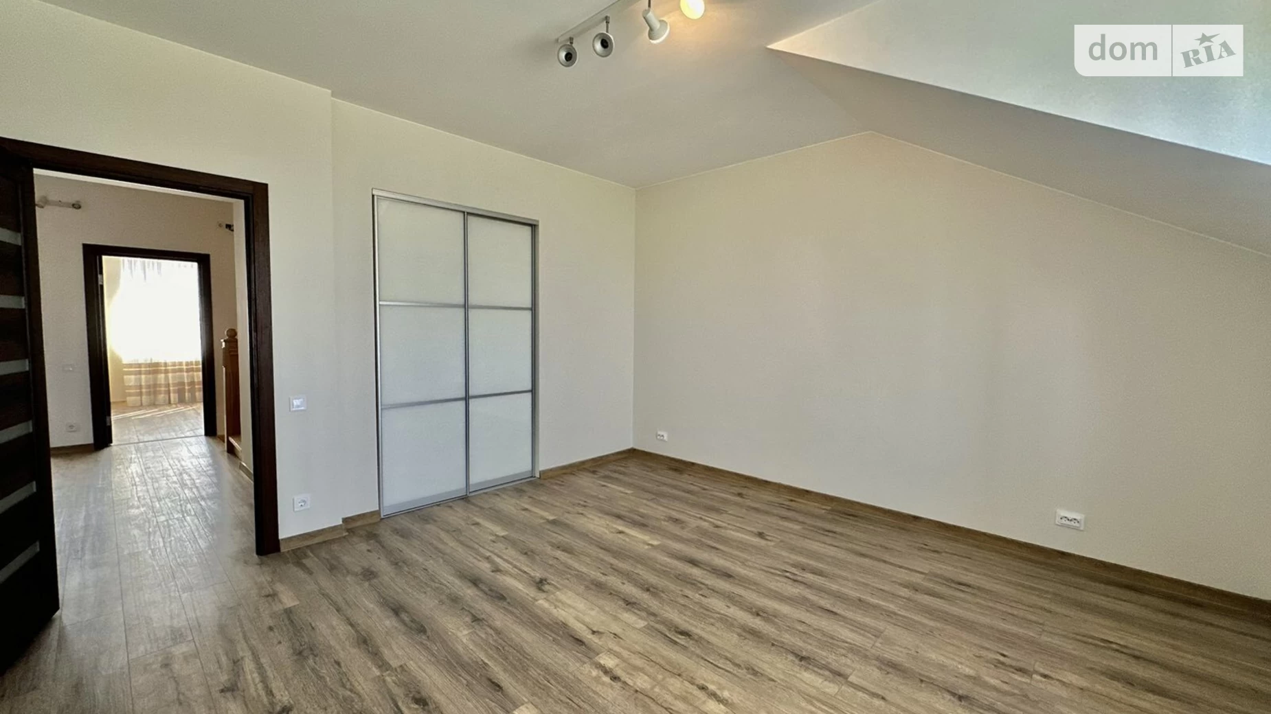 Сдается в оренду частина будинку 175 кв. м з садом, цена: 1000 € - фото 4