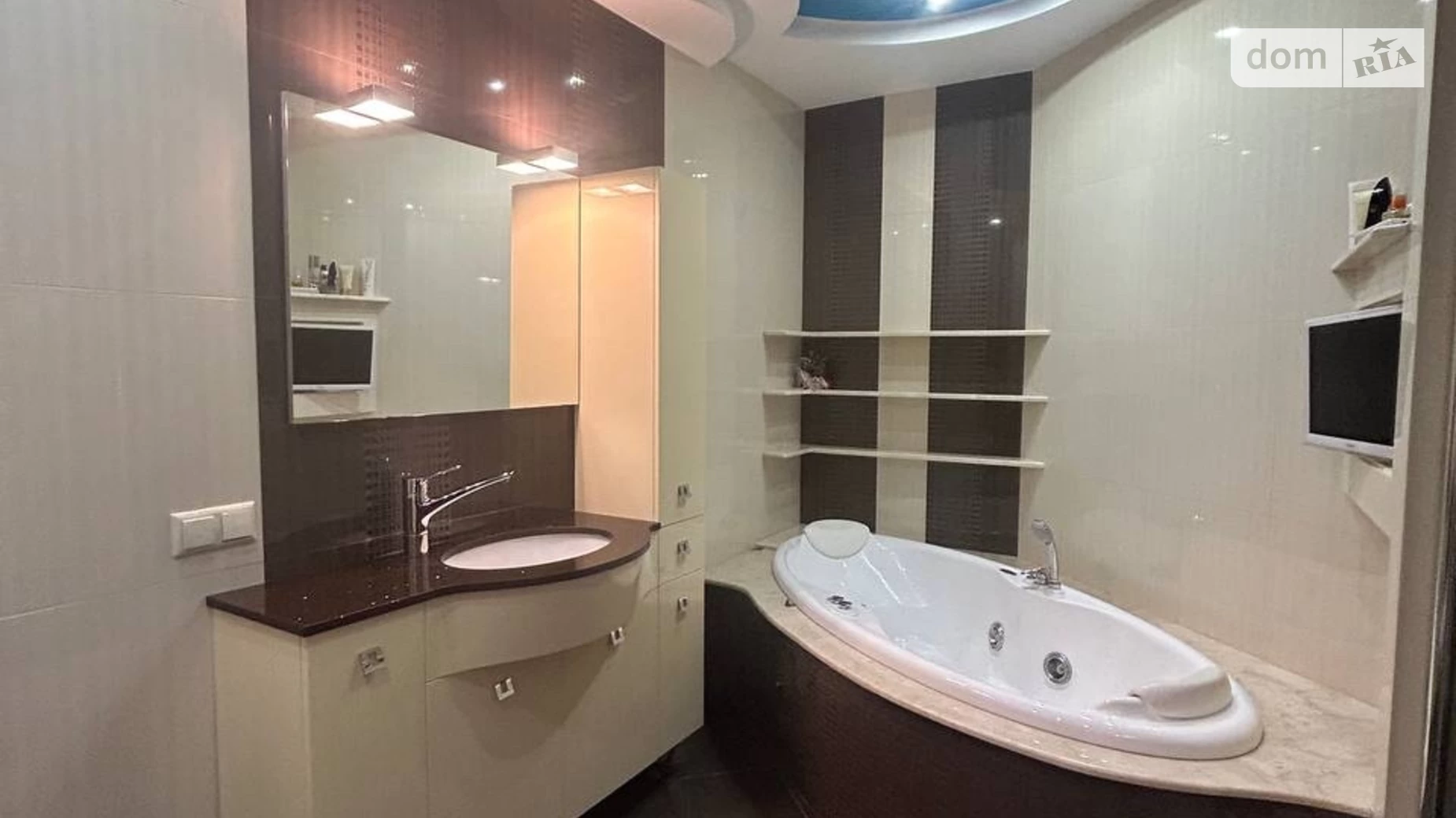Продается 4-комнатная квартира 212 кв. м в Киеве, ул. Василия Симоненко, 5 - фото 4