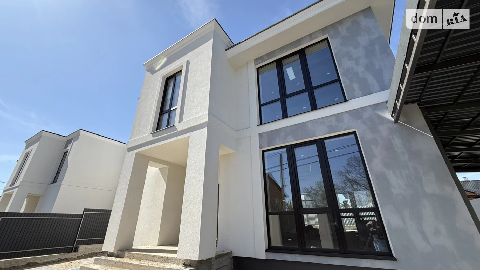 Продается дом на 2 этажа 170 кв. м с бассейном, цена: 172000 $ - фото 2