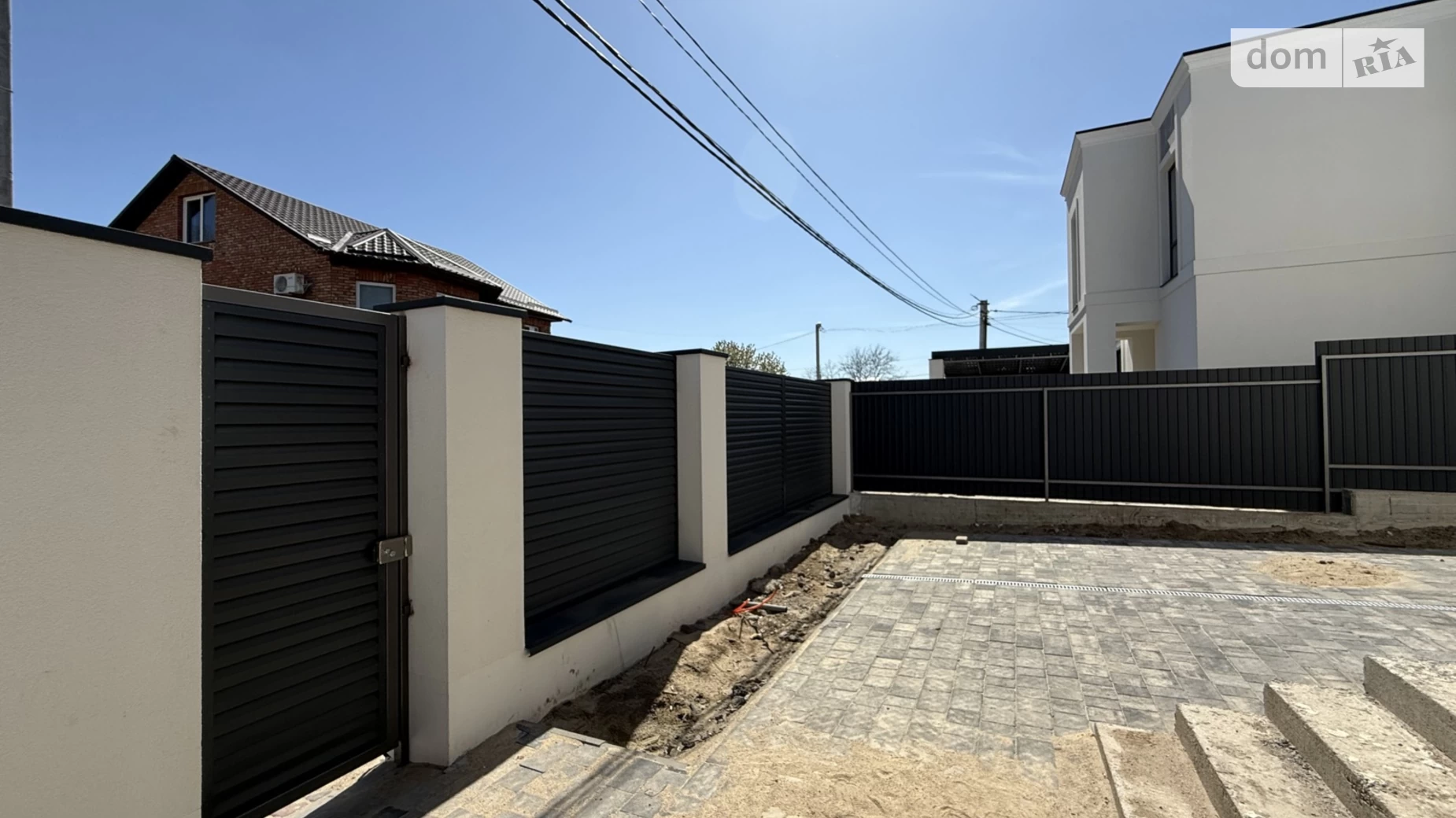 Продается дом на 2 этажа 170 кв. м с бассейном, цена: 172000 $ - фото 3
