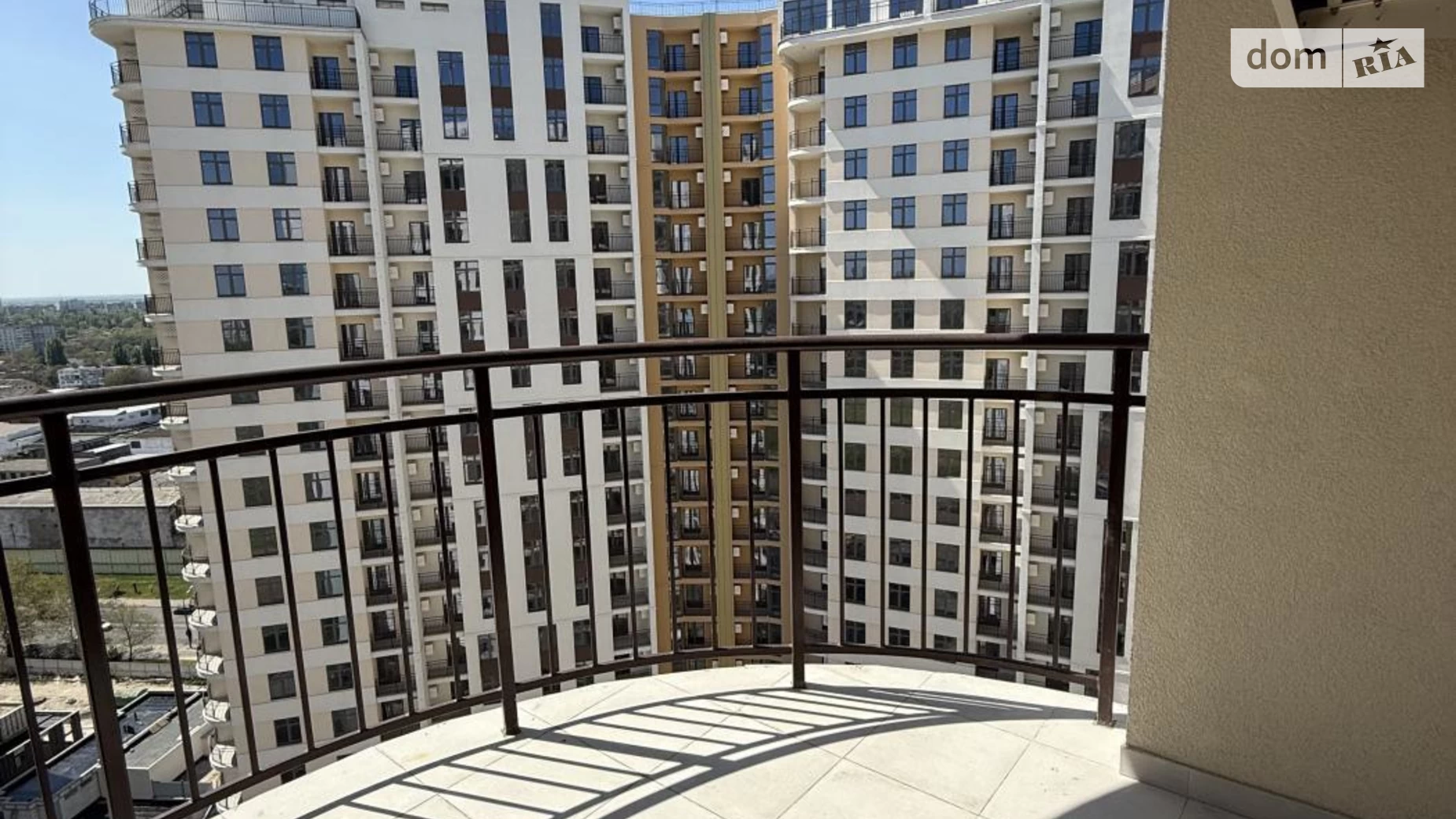 Продается 1-комнатная квартира 40 кв. м в Одессе, ул. Краснова, 3 корпус 66 - фото 2