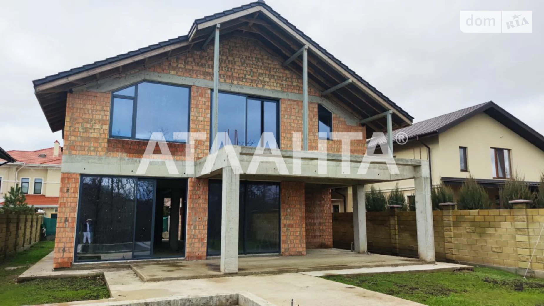 Продается дом на 2 этажа 293 кв. м с подвалом, цена: 360000 $ - фото 2