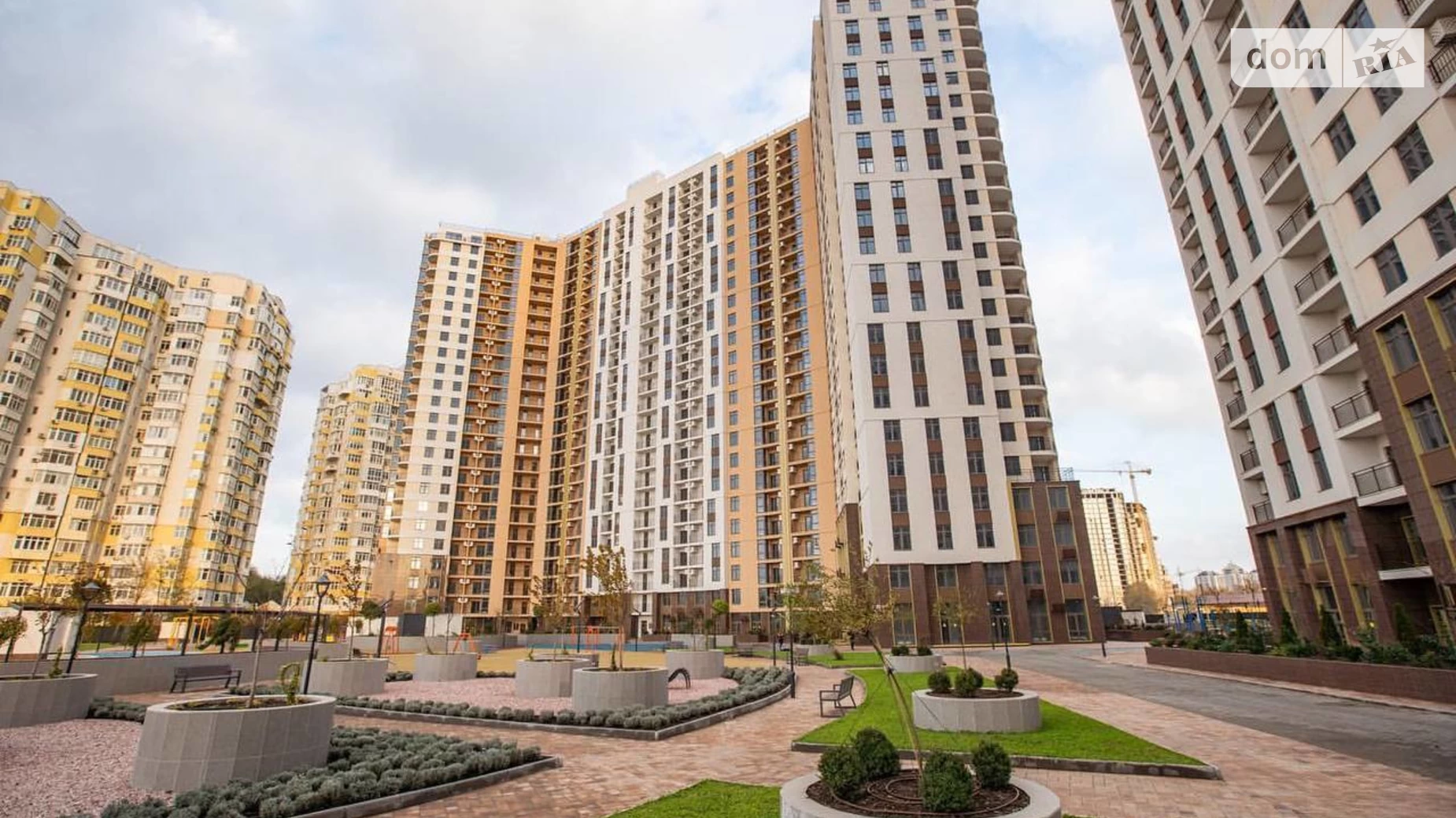 Продається 3-кімнатна квартира 103.8 кв. м у Одесі, вул. Краснова, 3 корпус 63 - фото 2
