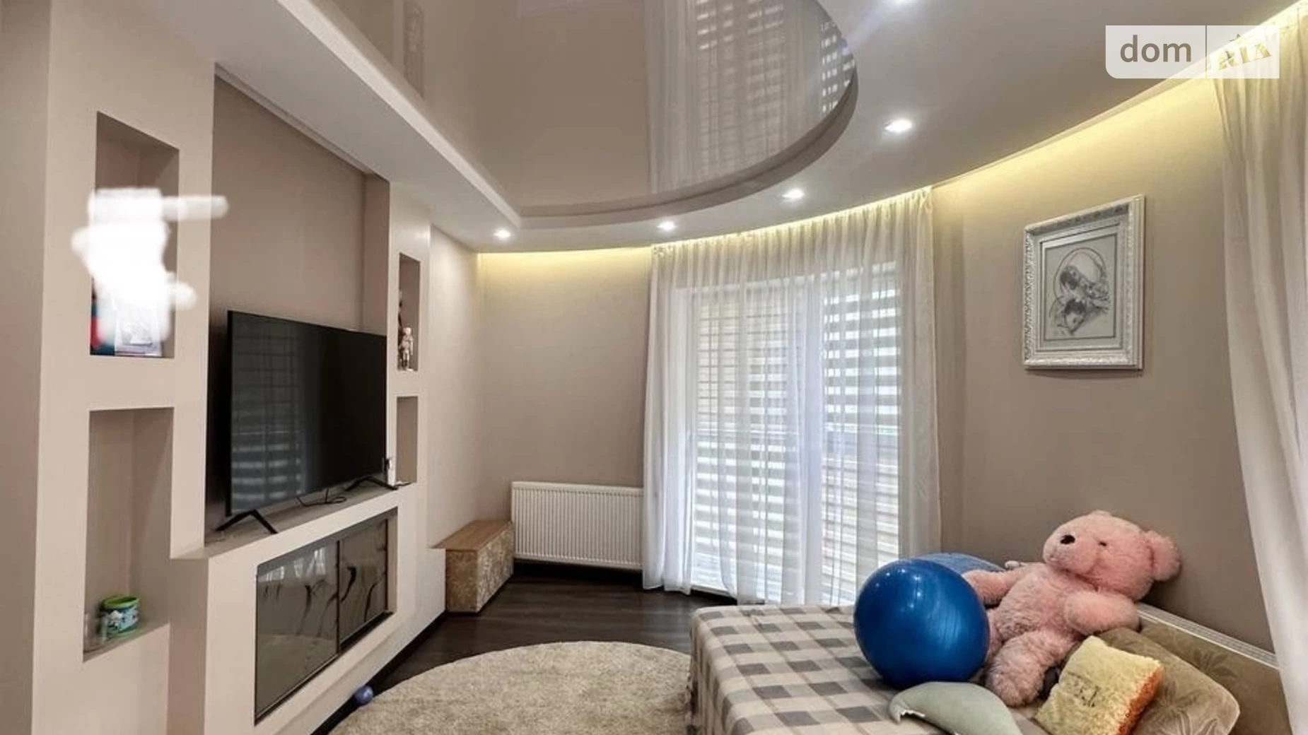 Продается 3-комнатная квартира 90 кв. м в Ивано-Франковске, ул. Галицкая - фото 3