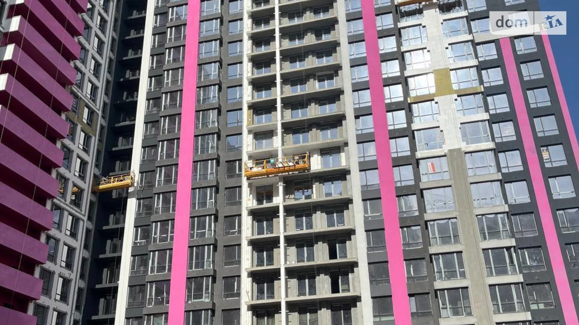 Продается 2-комнатная квартира 62 кв. м в Ивано-Франковске, ул. Хриплинская - фото 2