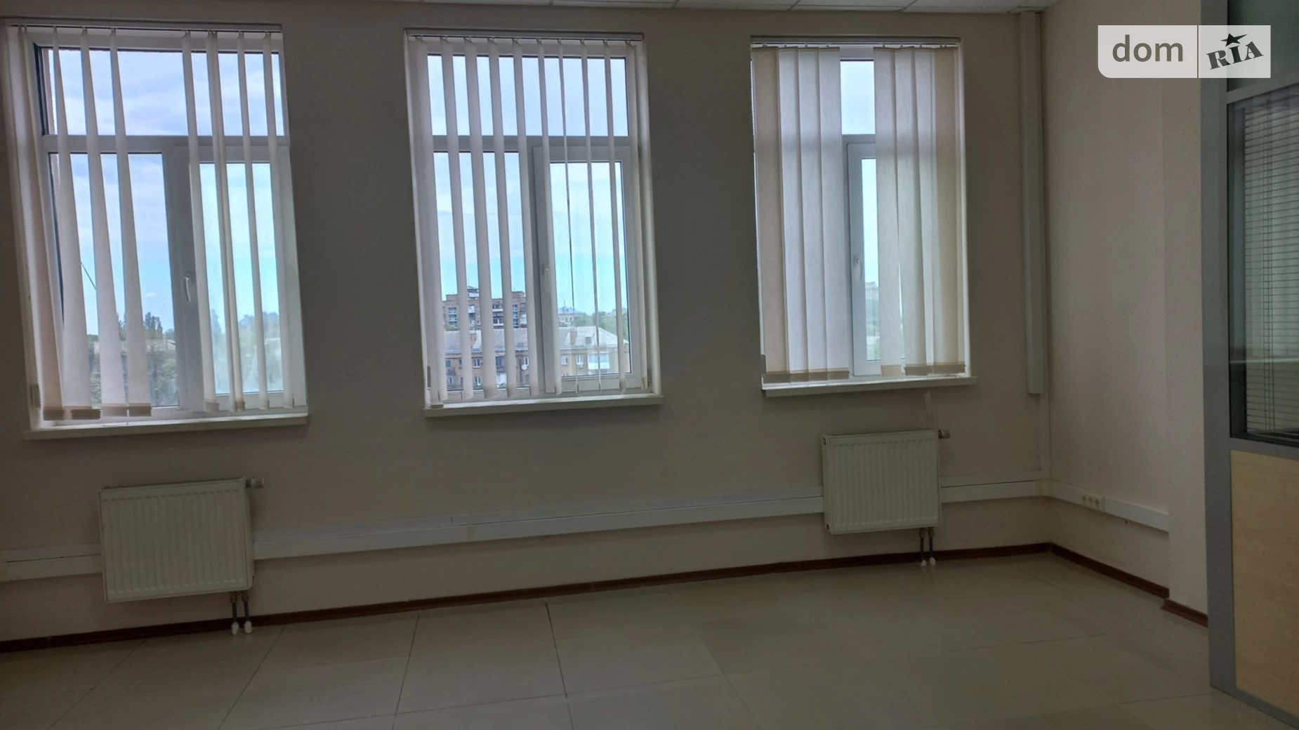Сдается в аренду офис 70 кв. м в бизнес-центре, цена: 50985 грн - фото 2