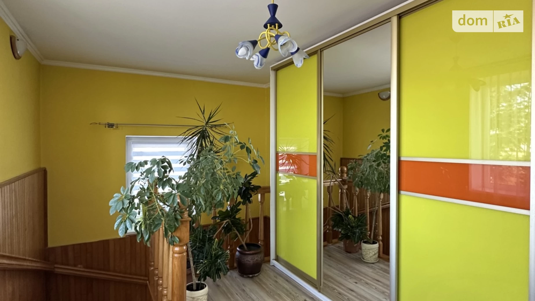 Продается дом на 2 этажа 565.6 кв. м с гаражом, цена: 170000 $ - фото 2