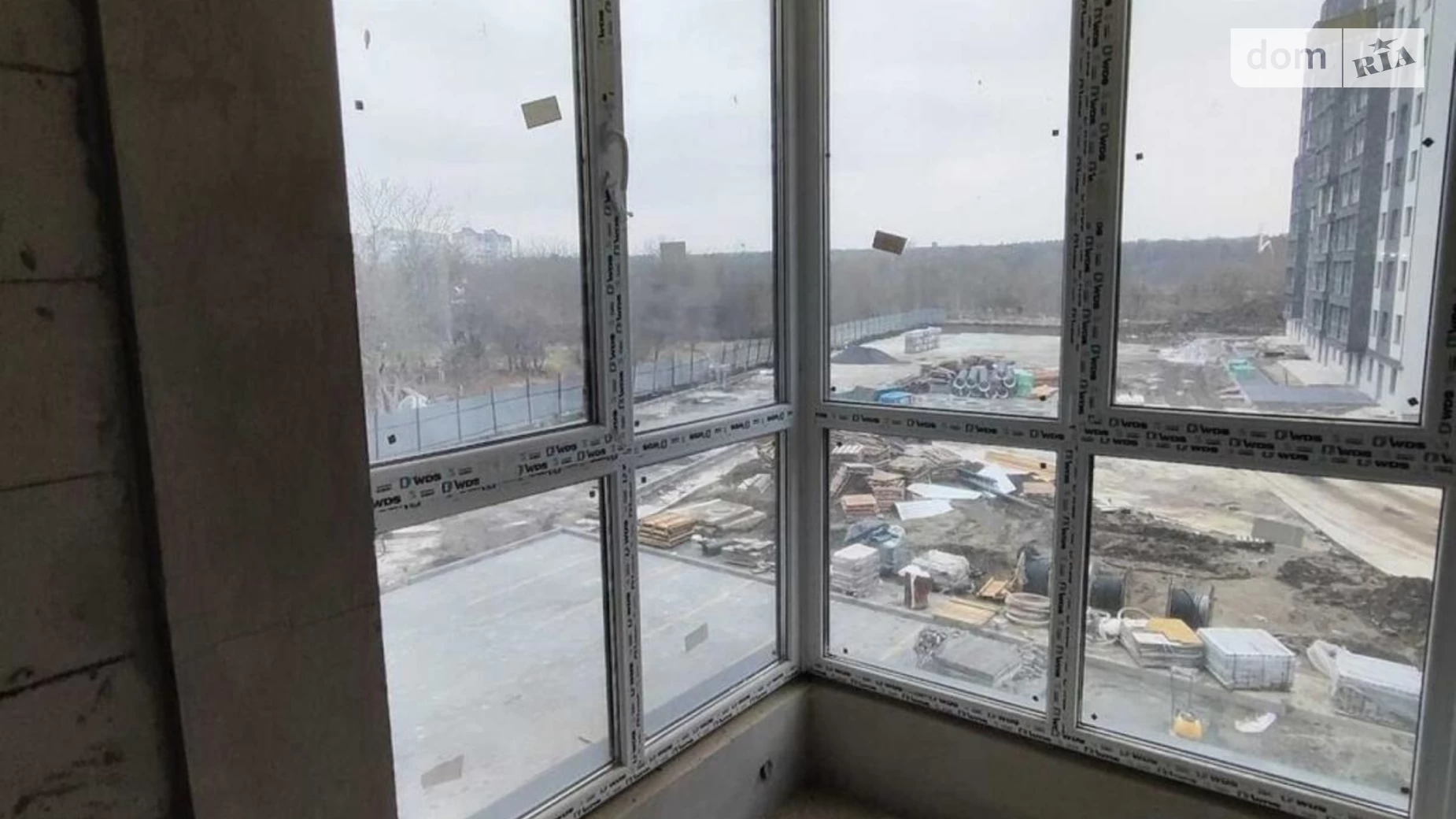 Продается 1-комнатная квартира 48 кв. м в Львове, ул. Роксоляны - фото 3