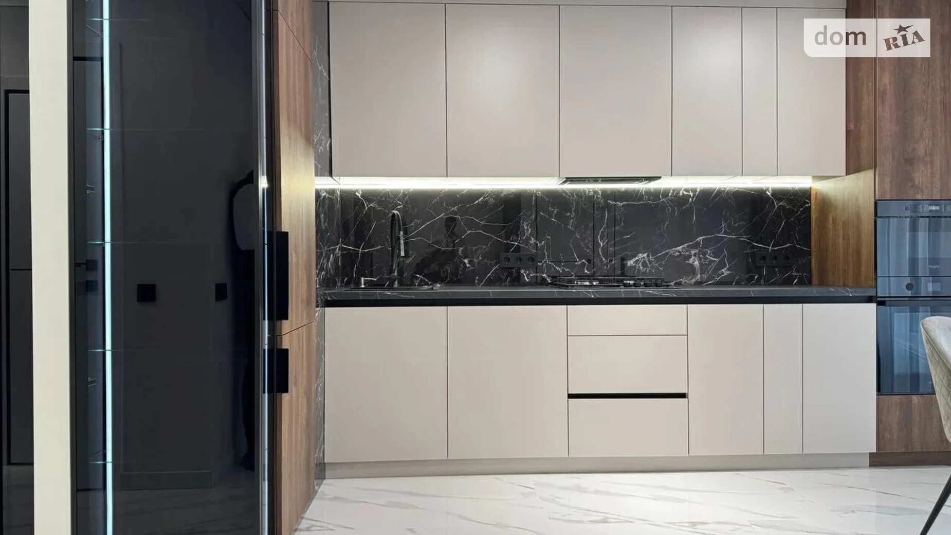 Продается 1-комнатная квартира 43 кв. м в Ивано-Франковске, ул. Юліана Пелеша(Крайковского), 1А - фото 2