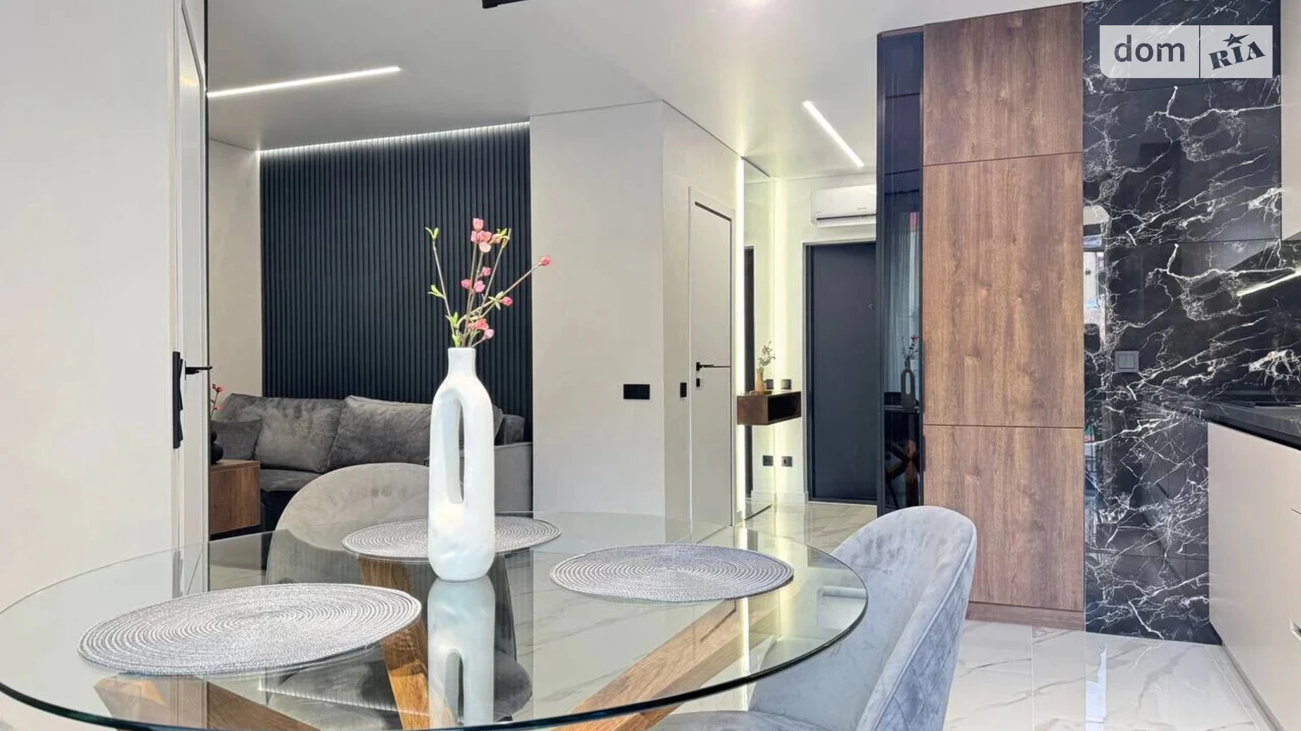 Продается 1-комнатная квартира 43 кв. м в Ивано-Франковске, ул. Юліана Пелеша(Крайковского), 1А - фото 3