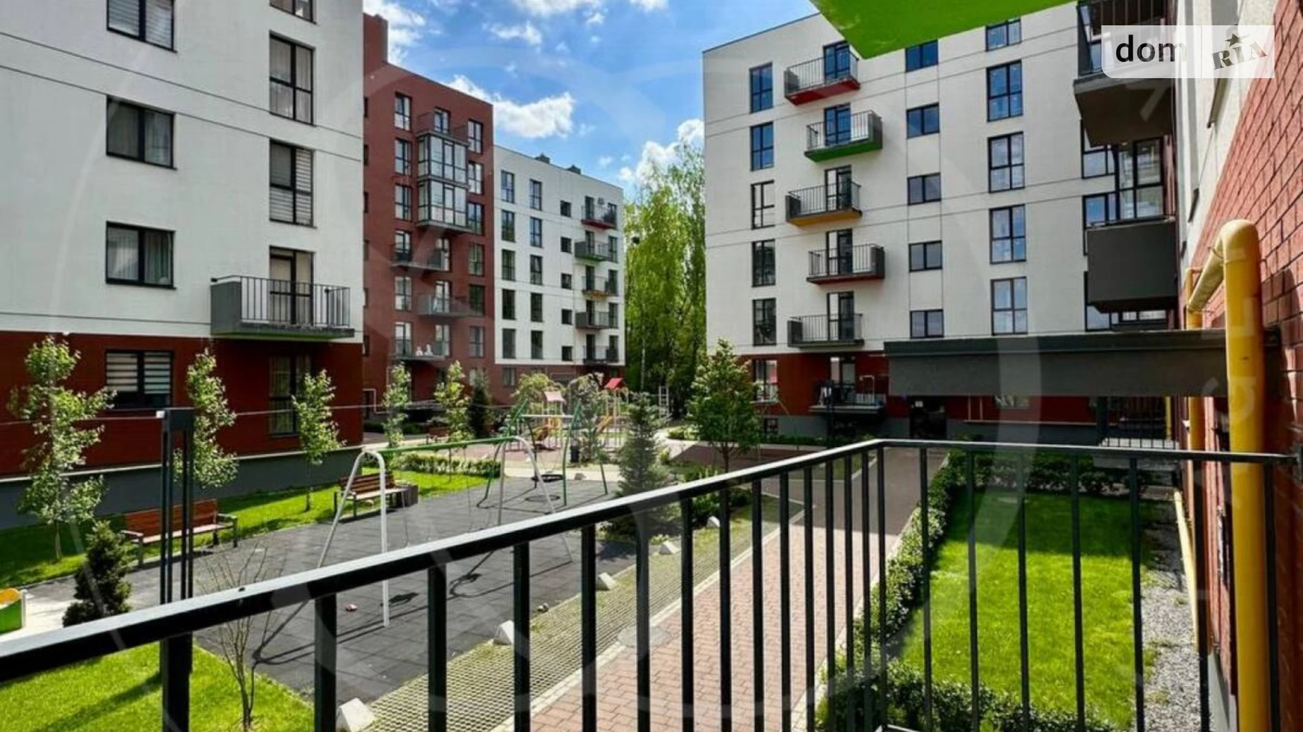 Продается 3-комнатная квартира 76 кв. м в Пустомытах, ул. Парковая - фото 3