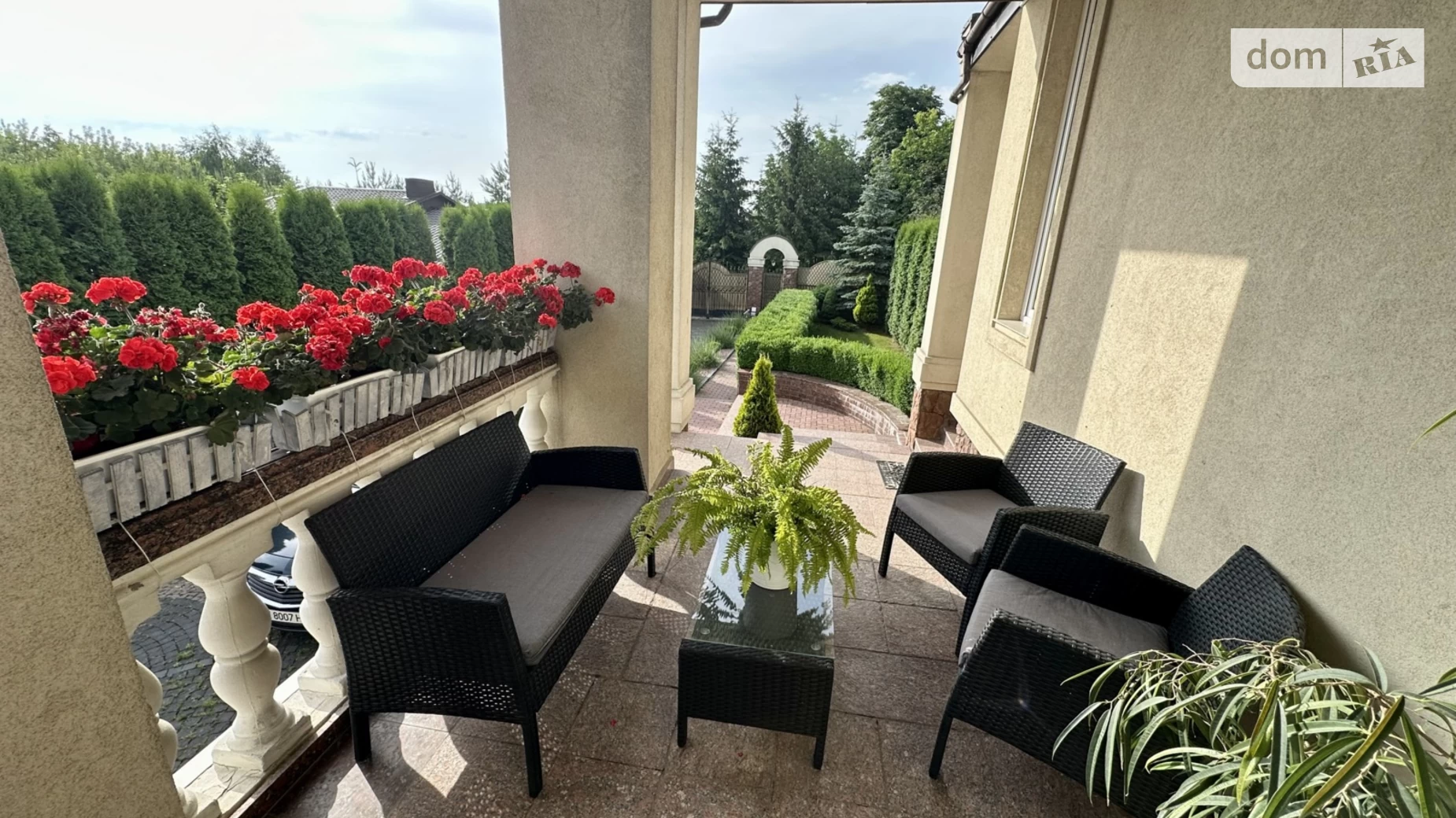 Продается дом на 2 этажа 330 кв. м с бассейном, цена: 245000 $ - фото 2