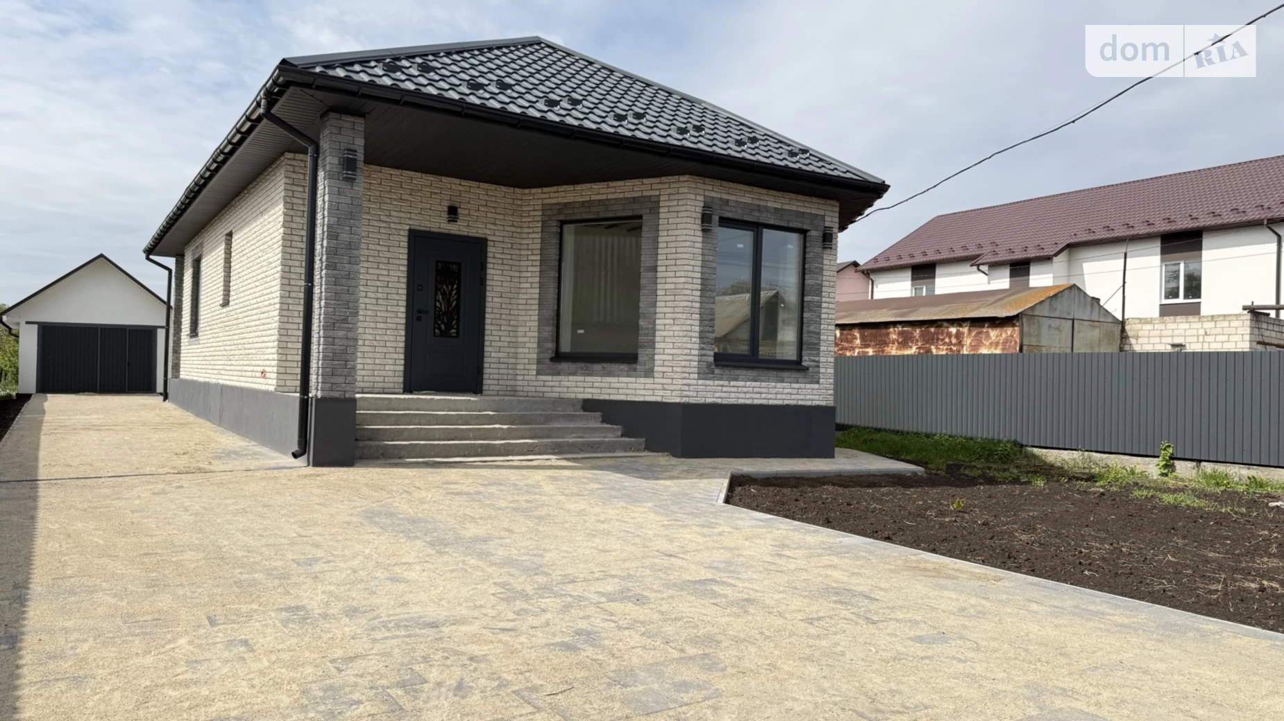Продается одноэтажный дом 100 кв. м с гаражом, цена: 105000 $ - фото 2