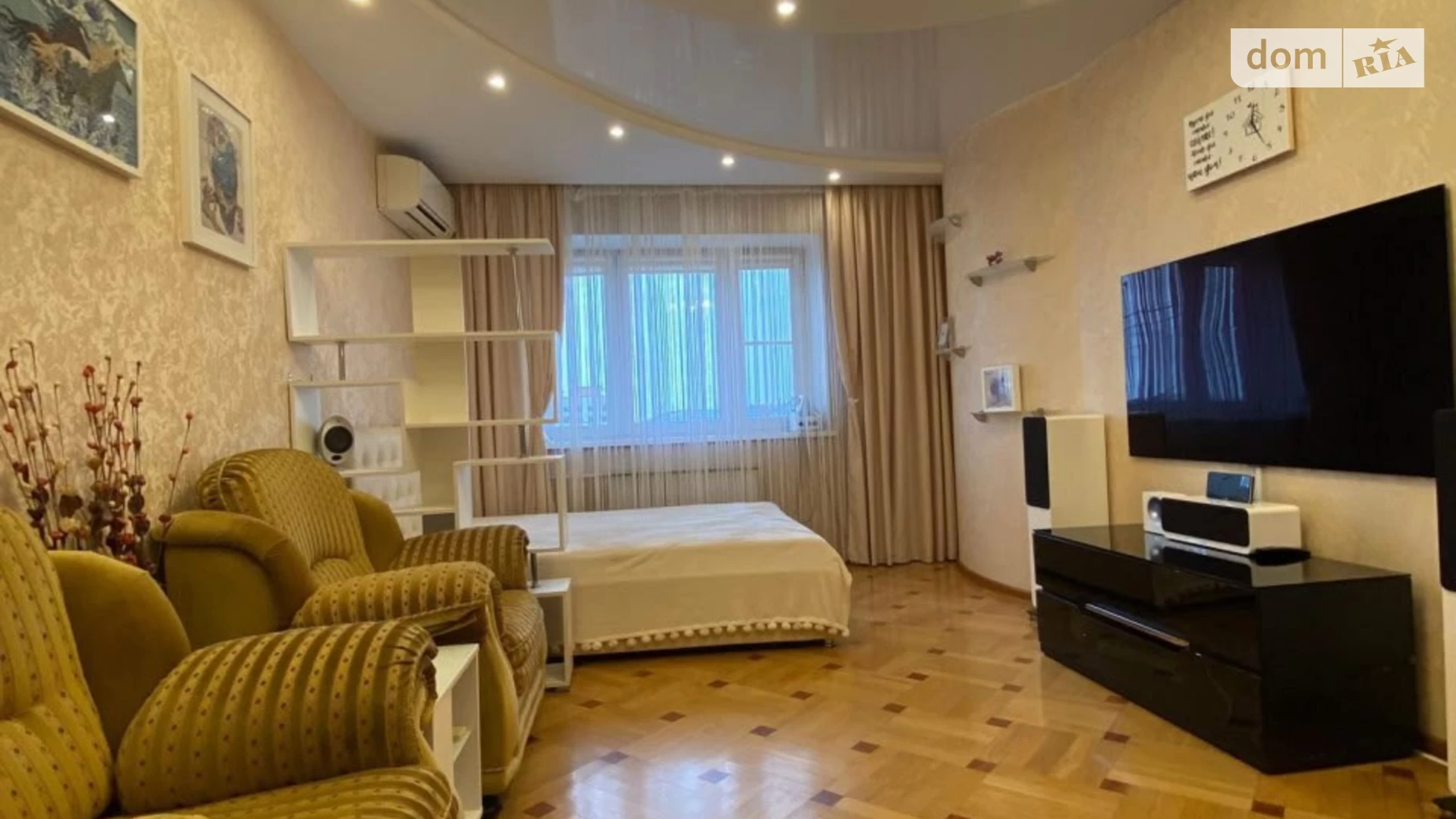 Продается 2-комнатная квартира 75 кв. м в Киеве, ул. Анны Ахматовой, 18 - фото 2