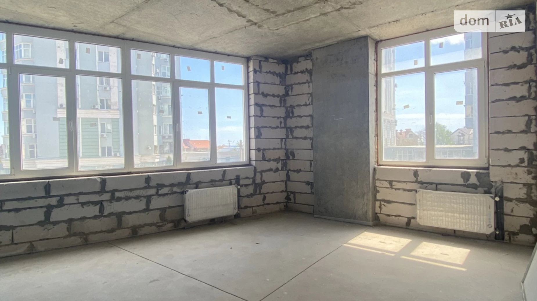 Продается 1-комнатная квартира 72 кв. м в Черноморске, ул. Радостная - фото 2
