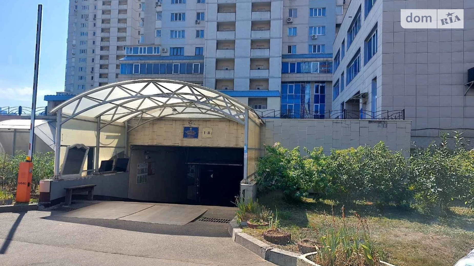 Продается подземный паркинг под легковое авто на 14 кв. м, цена: 15000 $ - фото 2