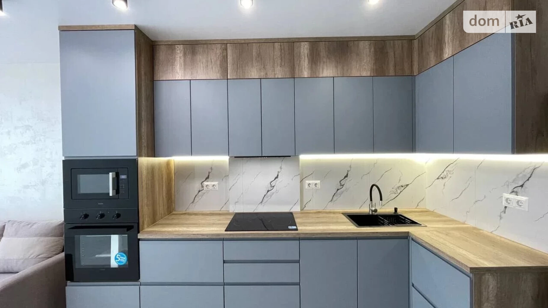 Продается 1-комнатная квартира 46 кв. м в Ивано-Франковске, цена: 59999 $ - фото 2