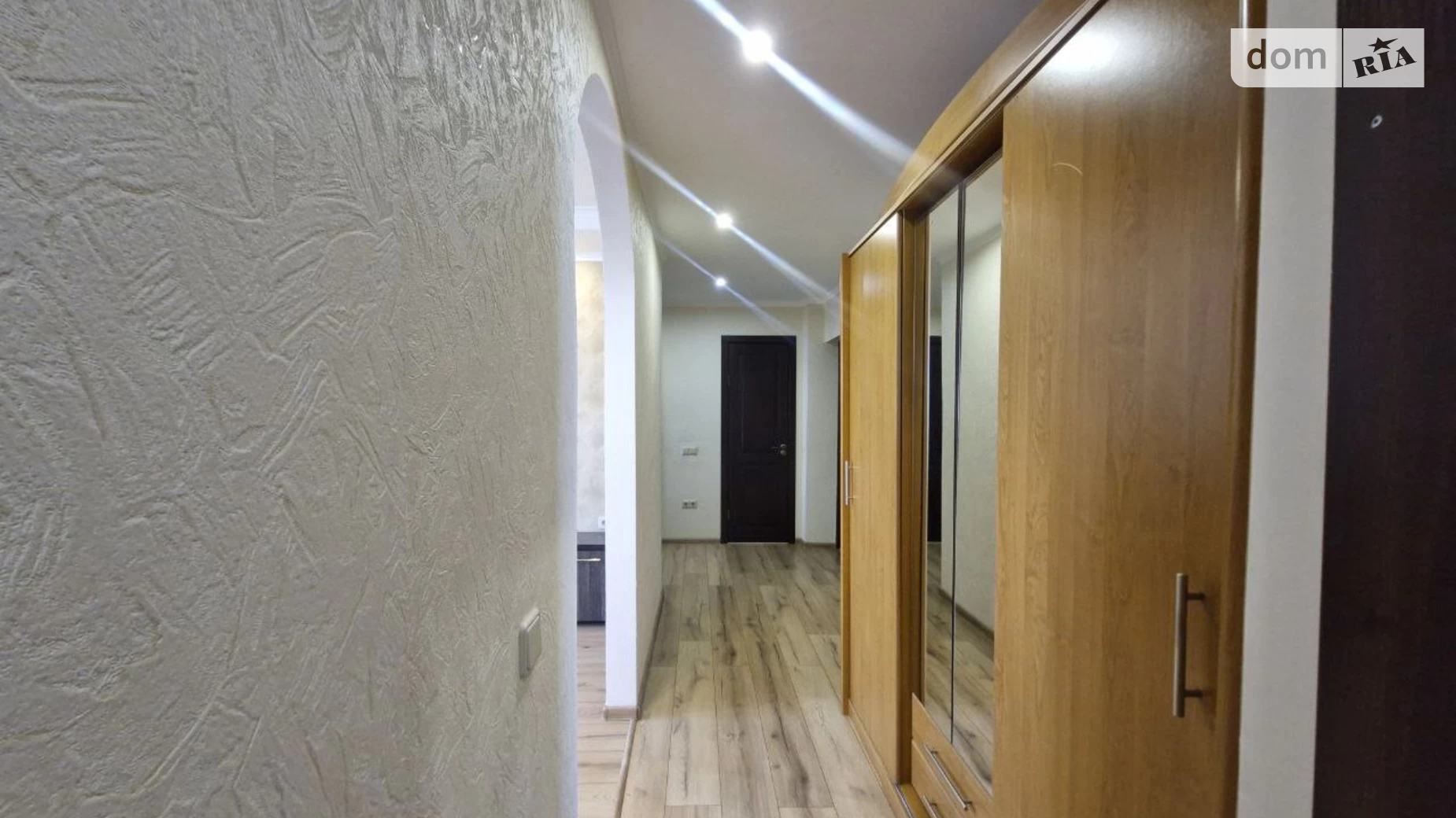Продается 3-комнатная квартира 68 кв. м в Броварах, ул. Марии Лагуновой, 4 - фото 2