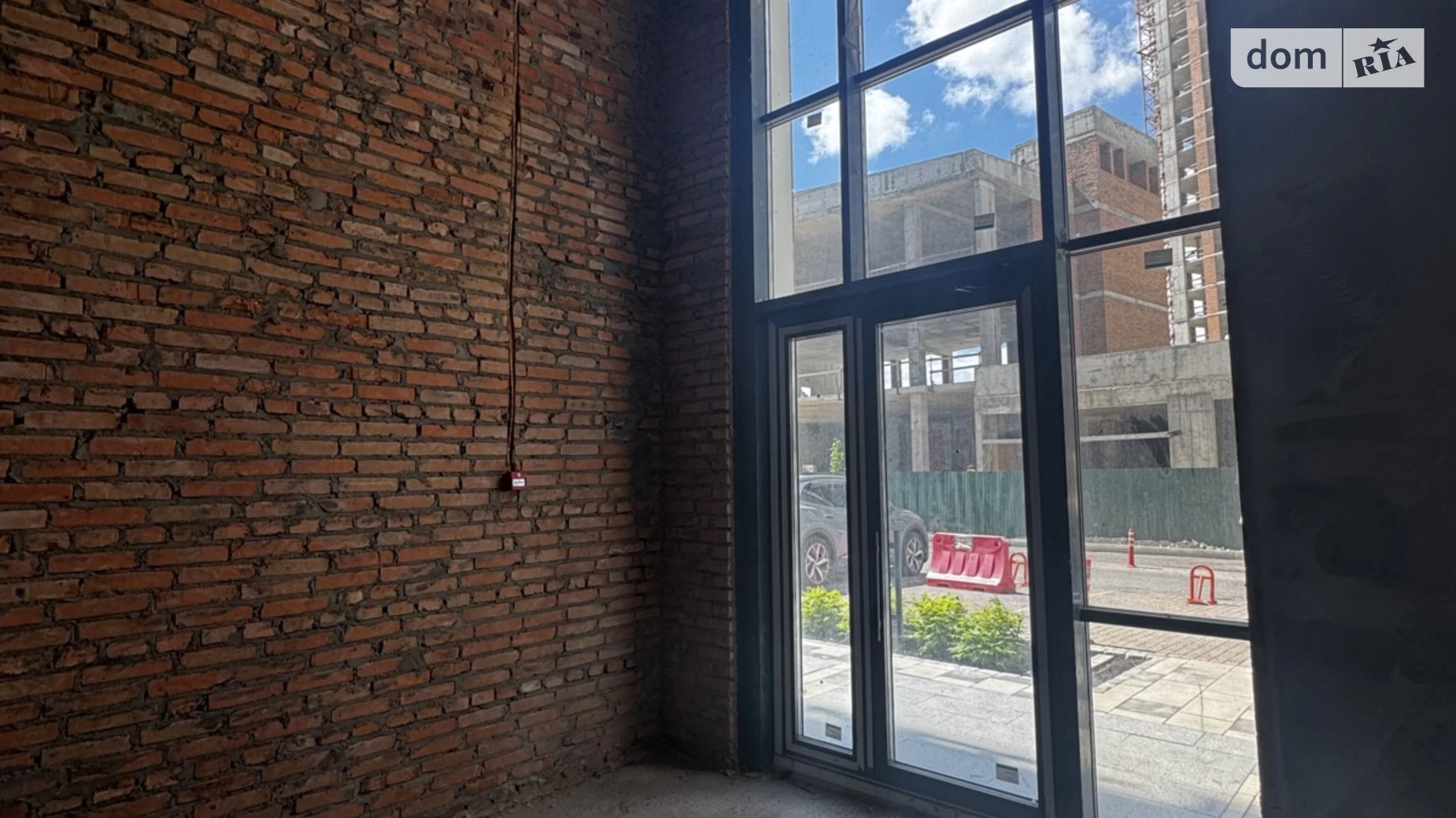 Сдается в аренду офис 57 кв. м в бизнес-центре, цена: 2000 $ - фото 4