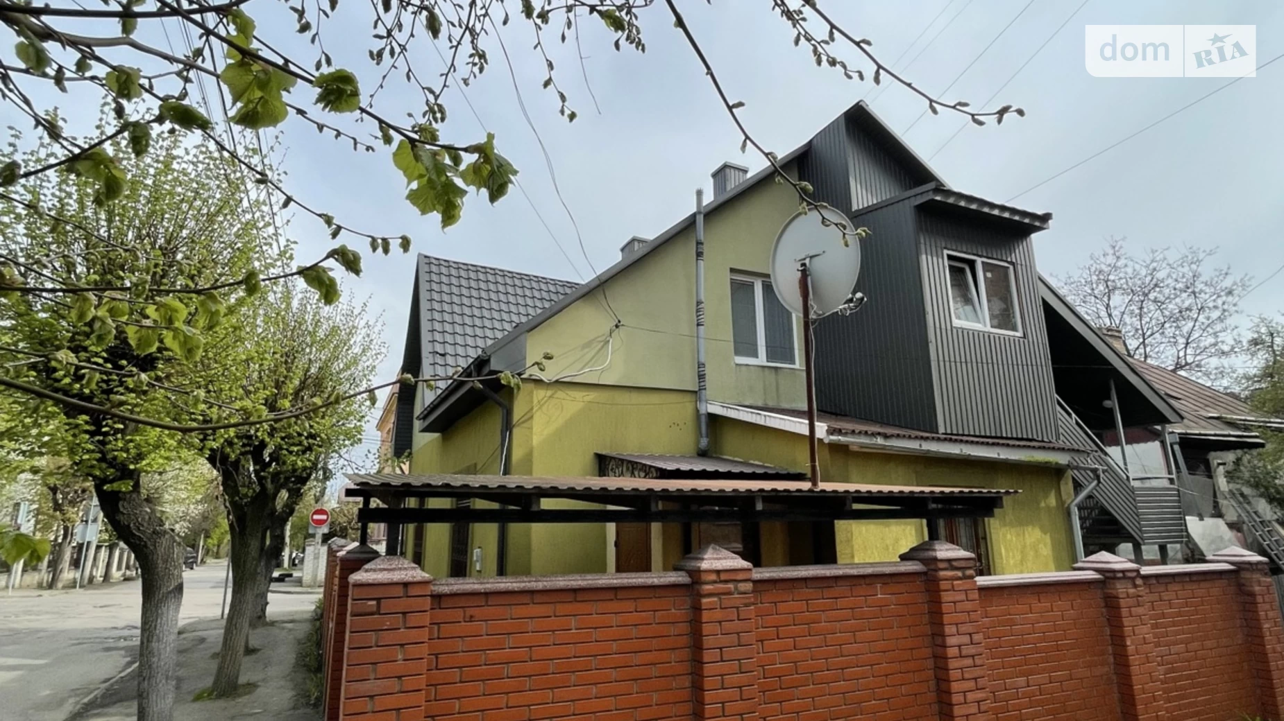 Продается 3-комнатная квартира 79 кв. м в Черновцах, ул. Чехова Антона - фото 2