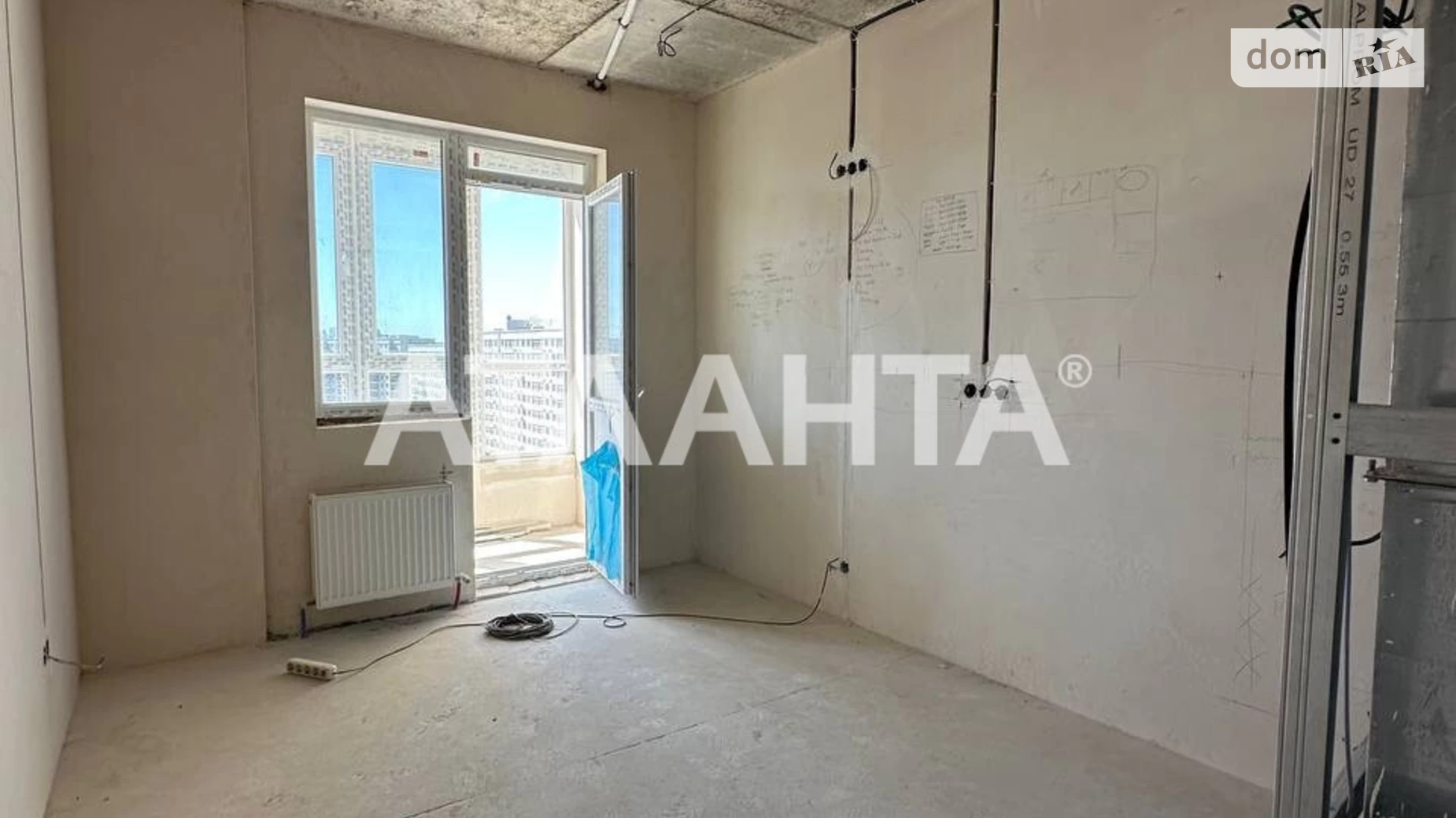 Продается 1-комнатная квартира 45 кв. м в Одессе, ул. Жемчужная, 112 - фото 2