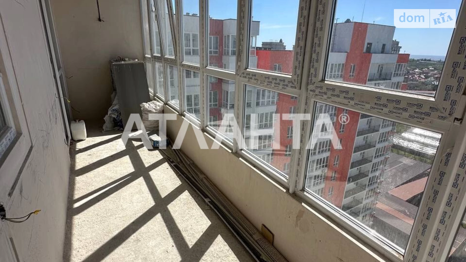 Продается 1-комнатная квартира 45 кв. м в Одессе, ул. Жемчужная, 112 - фото 3